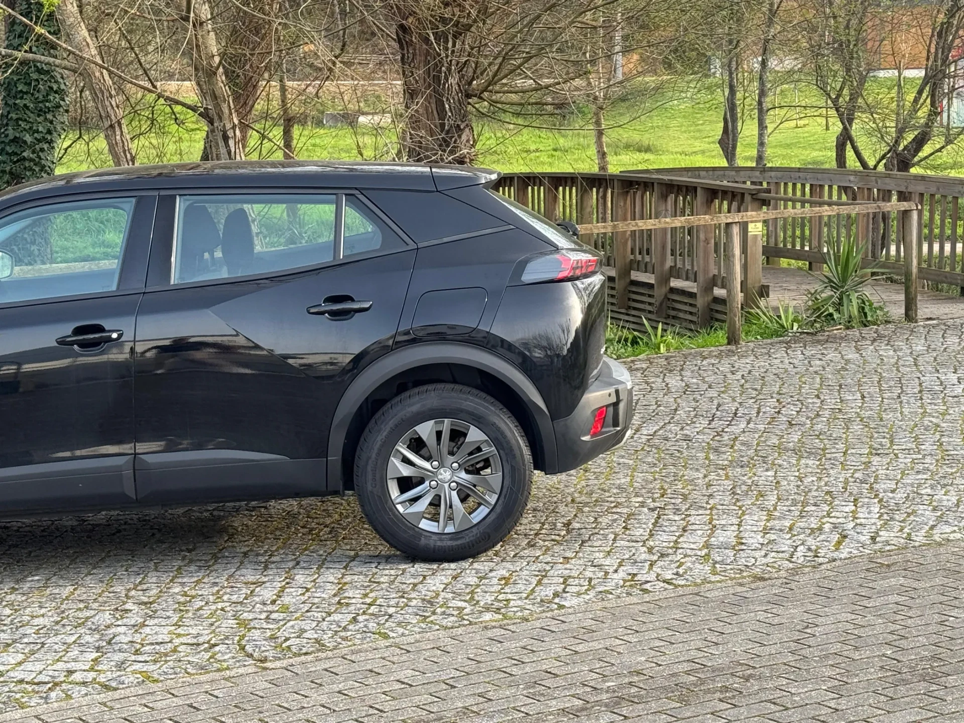 Peugeot 2008 1.2 PureTech Allure Pack EAT8 11