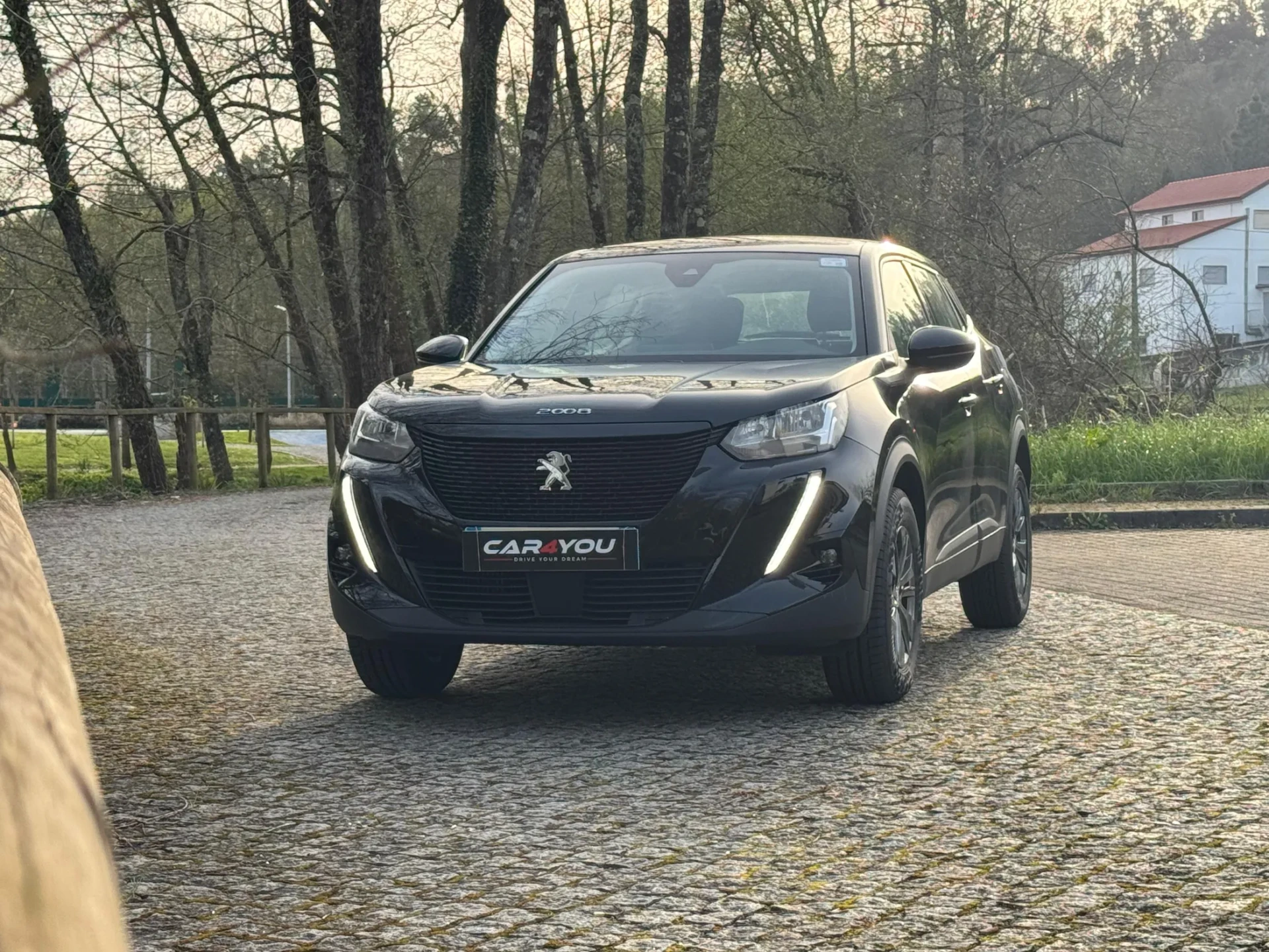 Peugeot 2008 1.2 PureTech Allure Pack EAT8 15