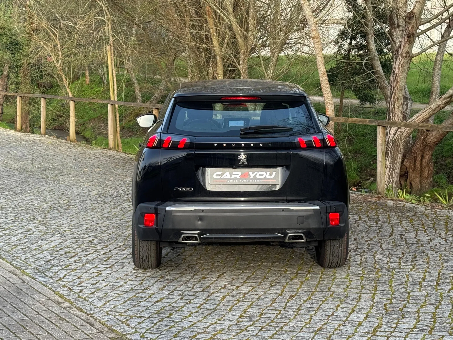 Peugeot 2008 1.2 PureTech Allure Pack EAT8 18
