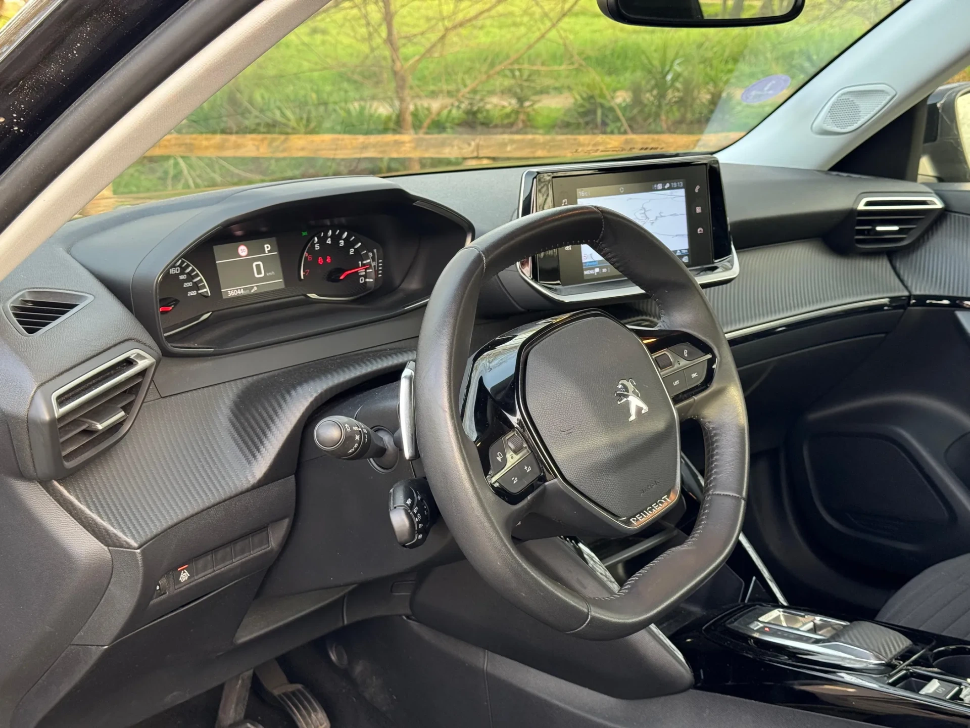 Peugeot 2008 1.2 PureTech Allure Pack EAT8 22