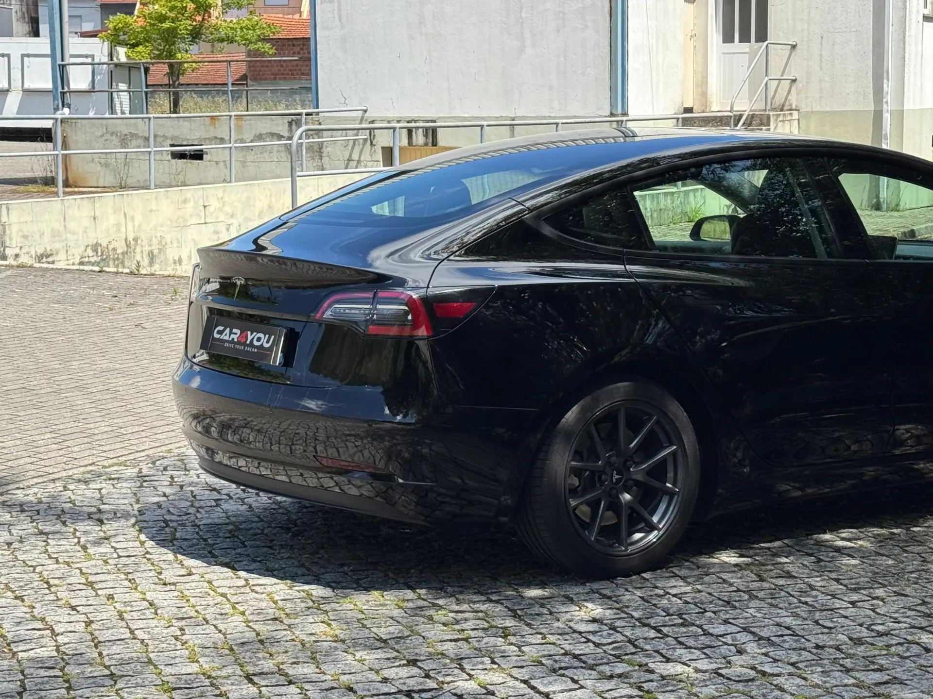 Tesla Model 3 Standard Range Plus RWD 5