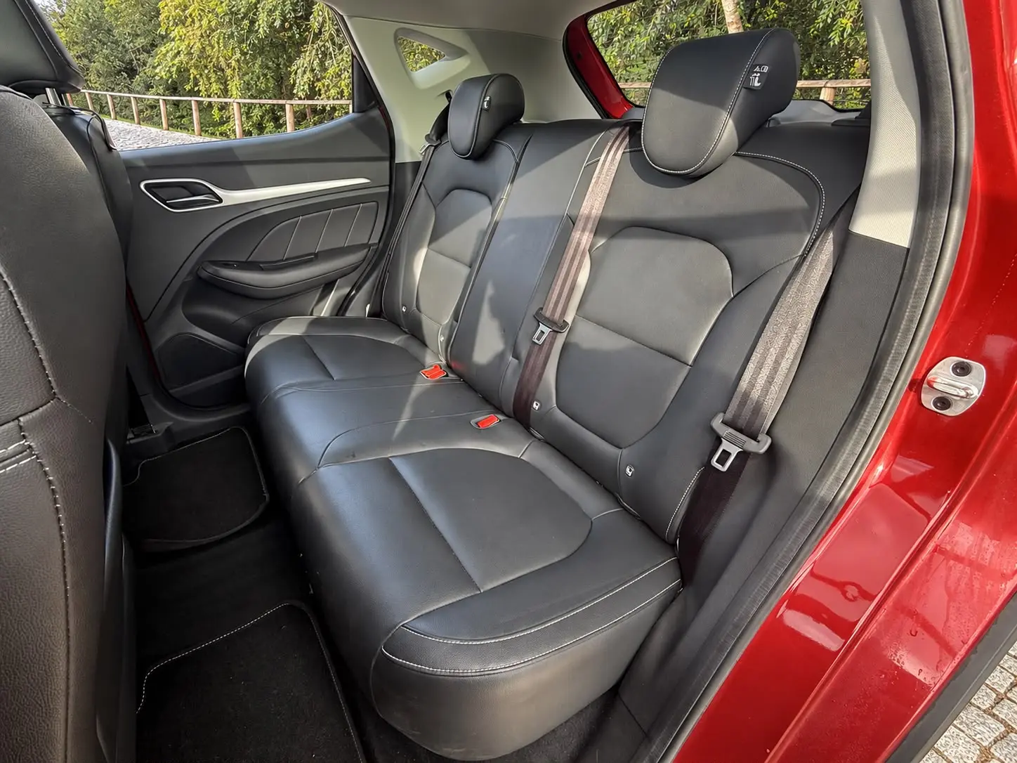 MG ZS EV 44.5 kWh Luxury 14