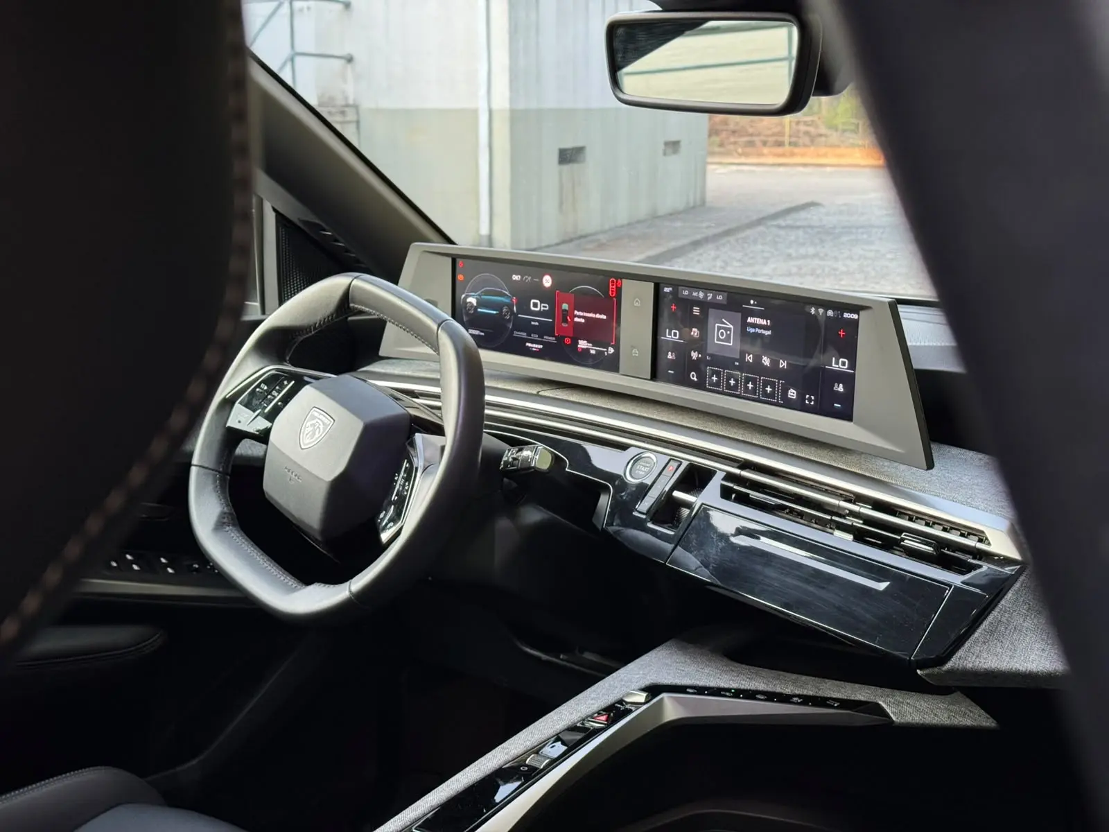 Peugeot 3008 1.2 Hybrid Allure e-DCS6 27