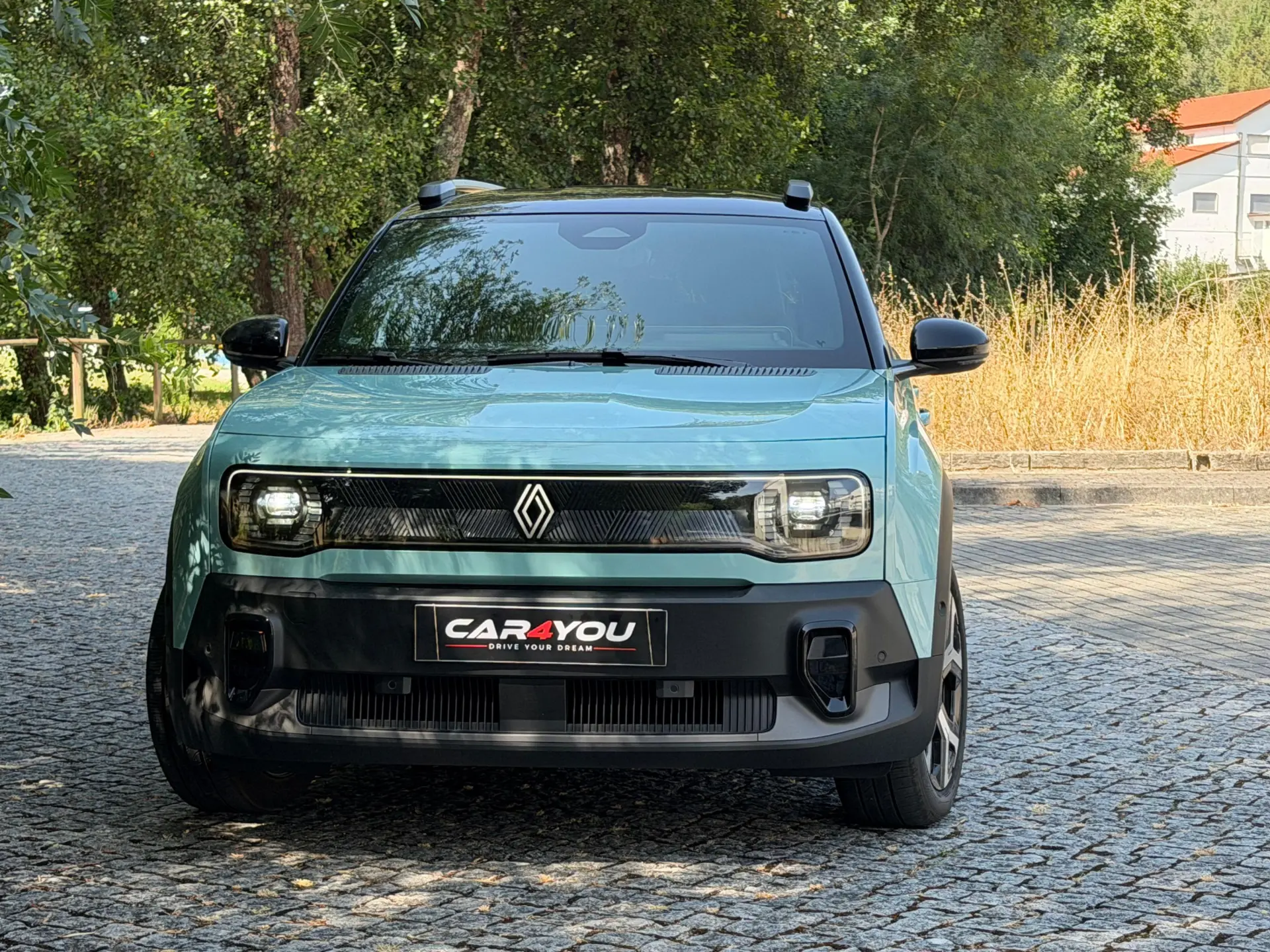 Renault 4 E-Tech 52 kWh Iconic Autonomia Conforto 9