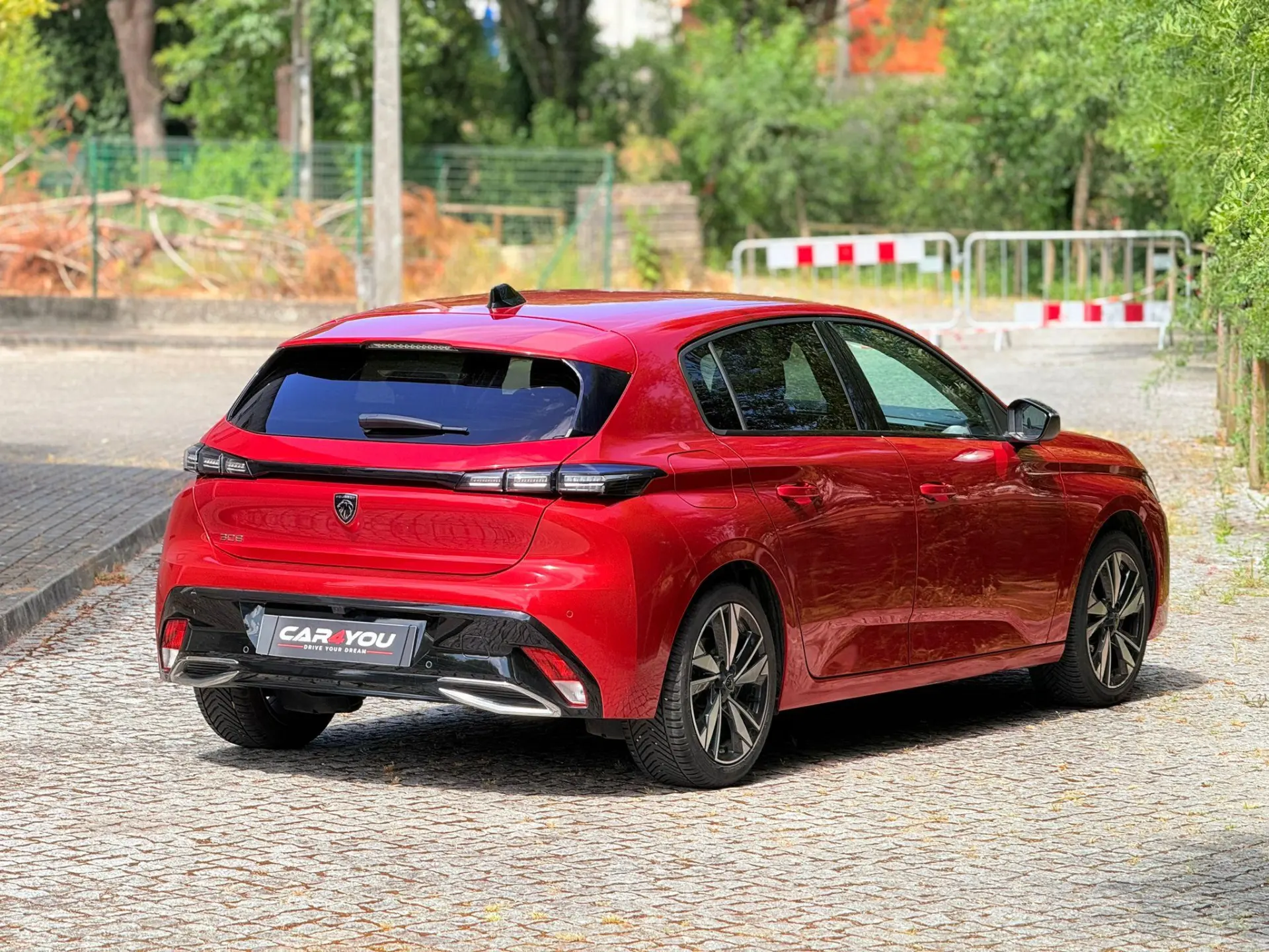 Peugeot 308 1.2 PureTech Allure 8