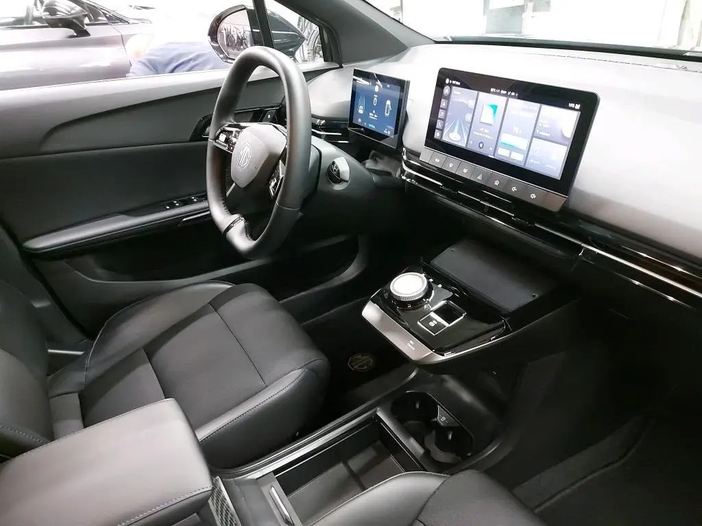 MG MG4 64 kWh Luxury 7
