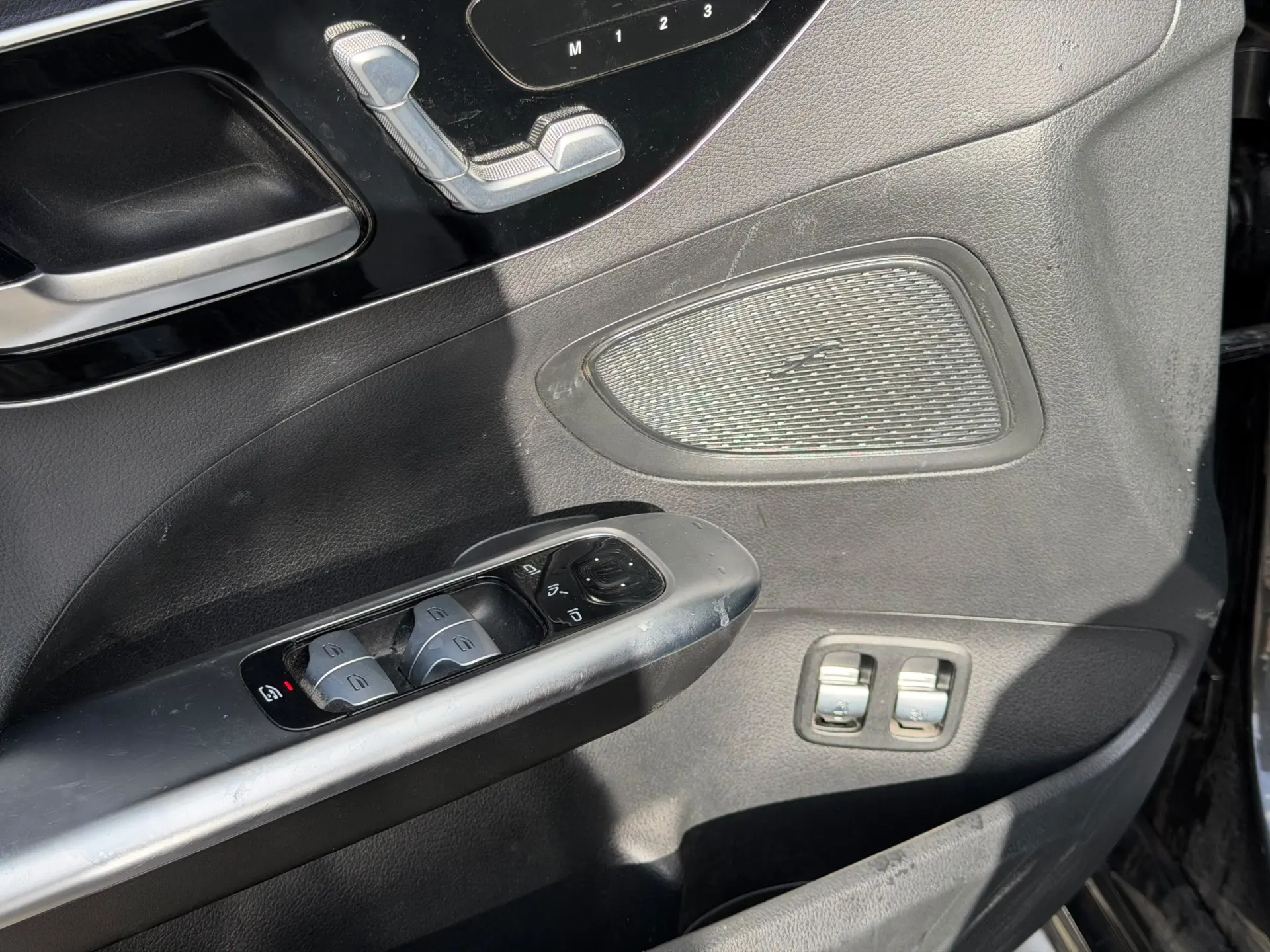 Mercedes-Benz C 300 e AMG Line 38