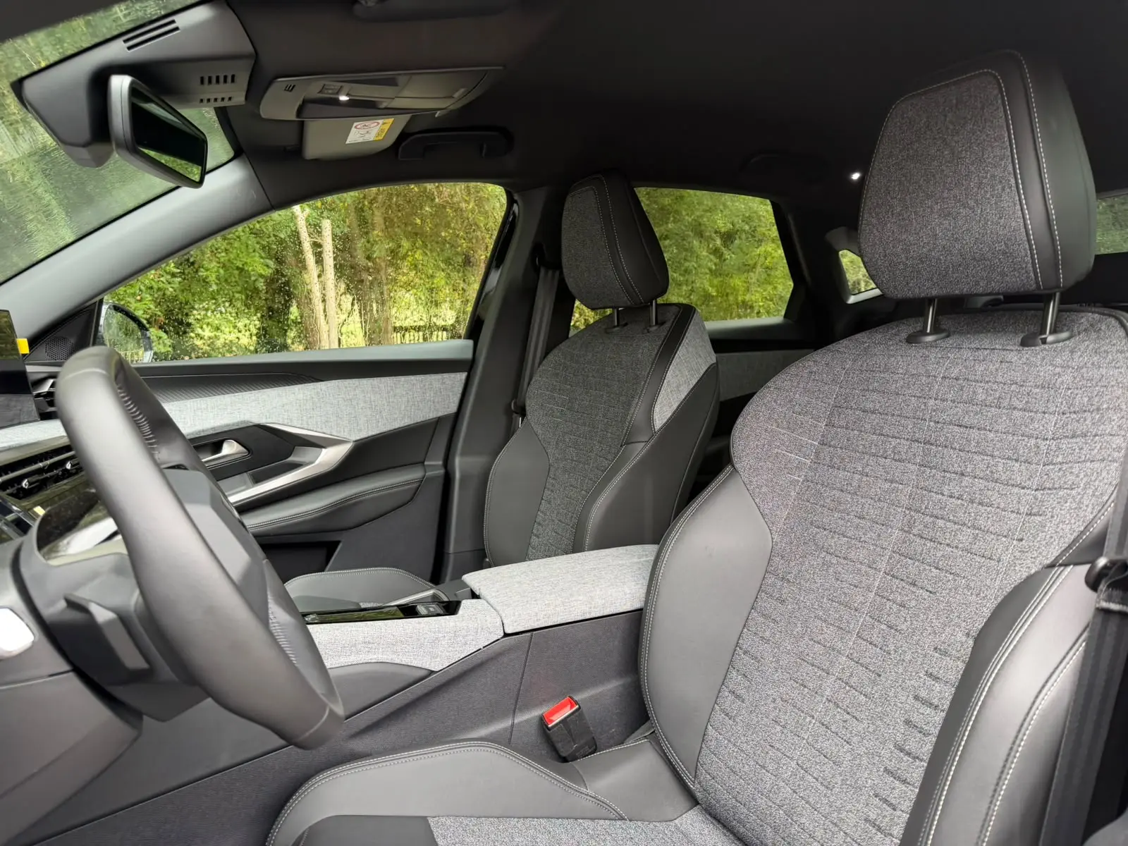 Peugeot E-3008 73 kWh Allure 28