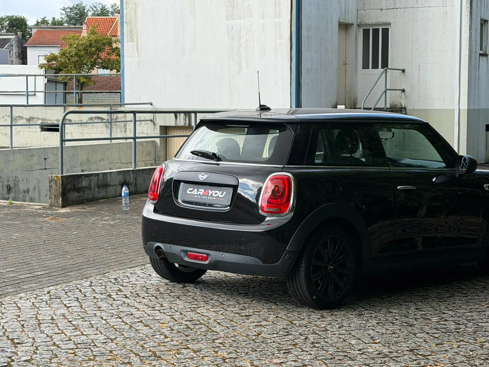 MINI 3 Portas One D 9