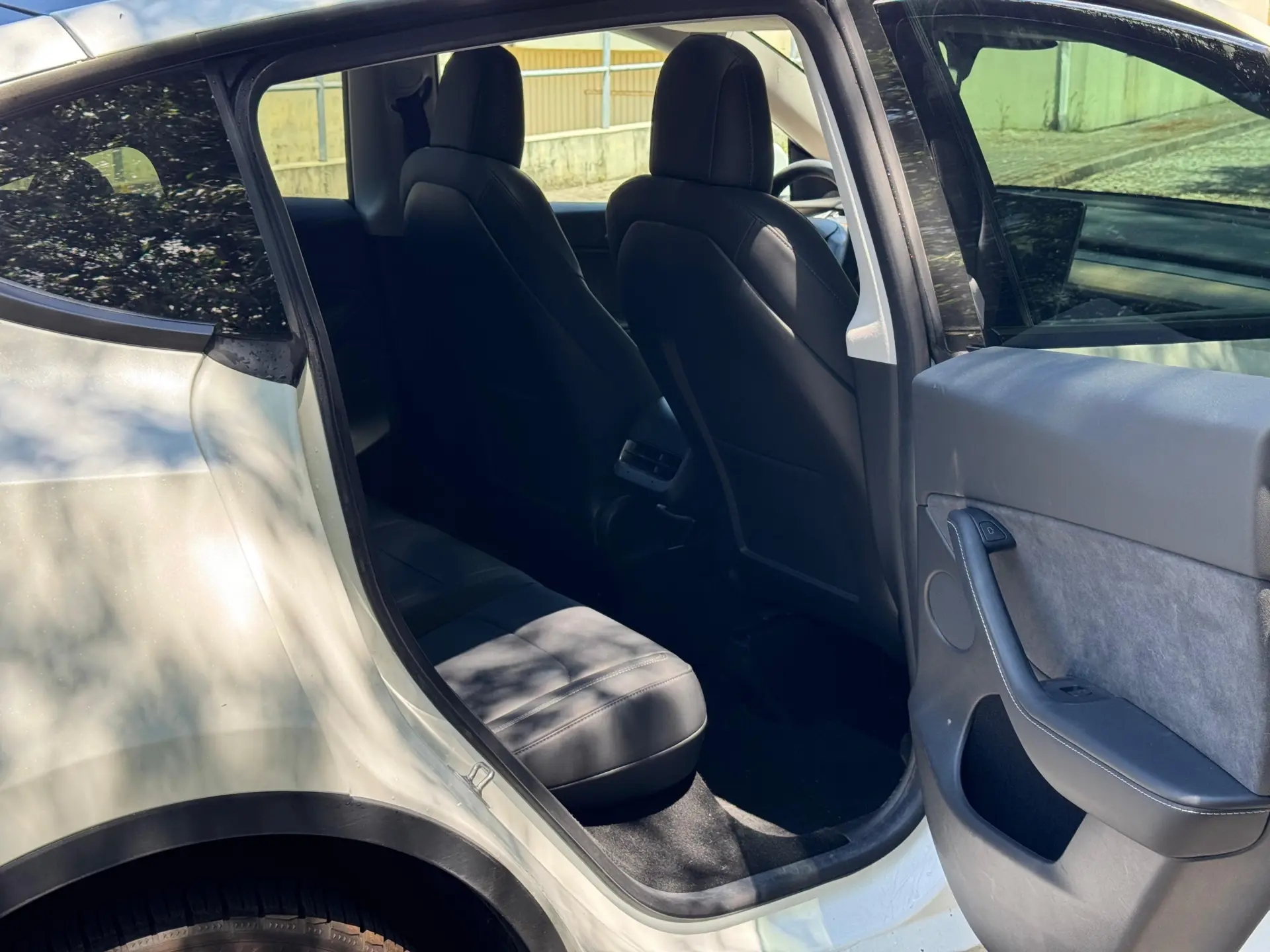 Tesla Model Y Long Range Dual Motor AWD 26