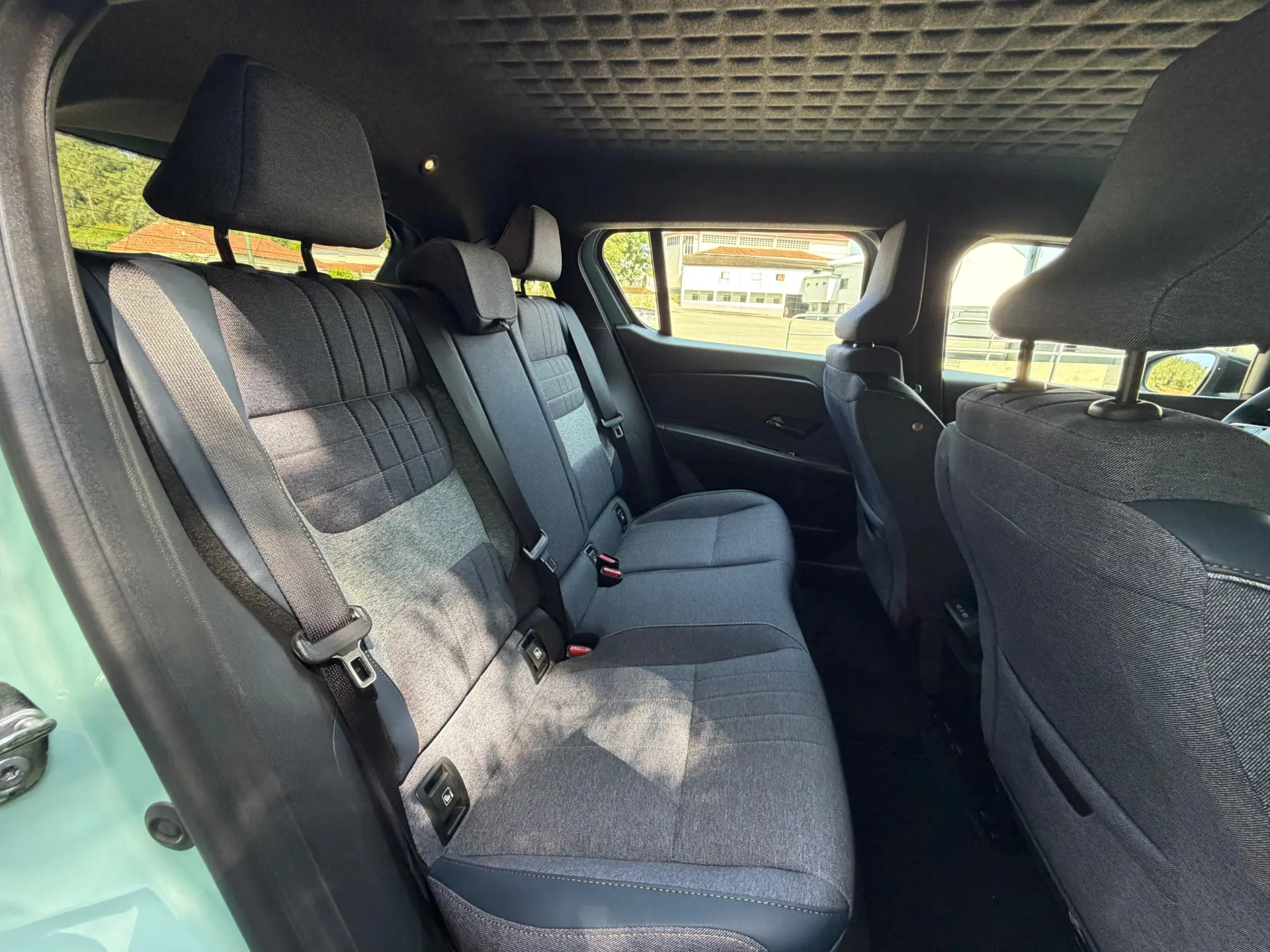 Renault 4 E-Tech 52 kWh Iconic Autonomia Conforto 44