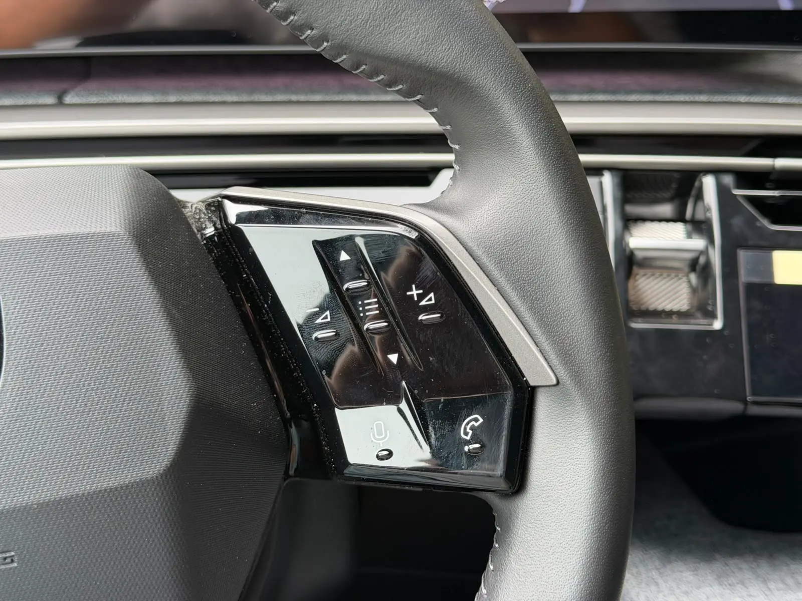 Peugeot E-3008 73 kWh Allure 26
