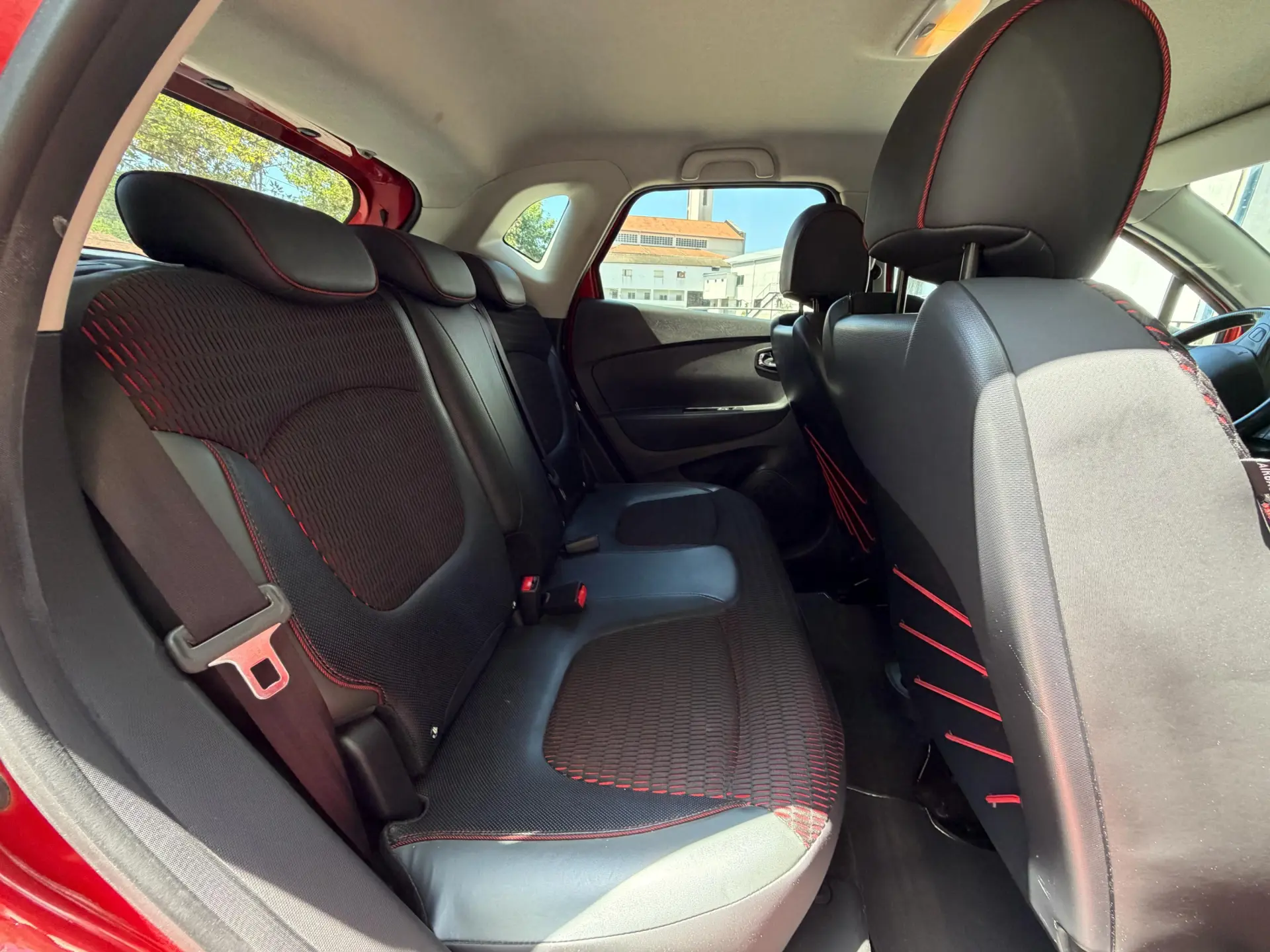 Renault Captur TCe 120 EDC Helly Hansen 32