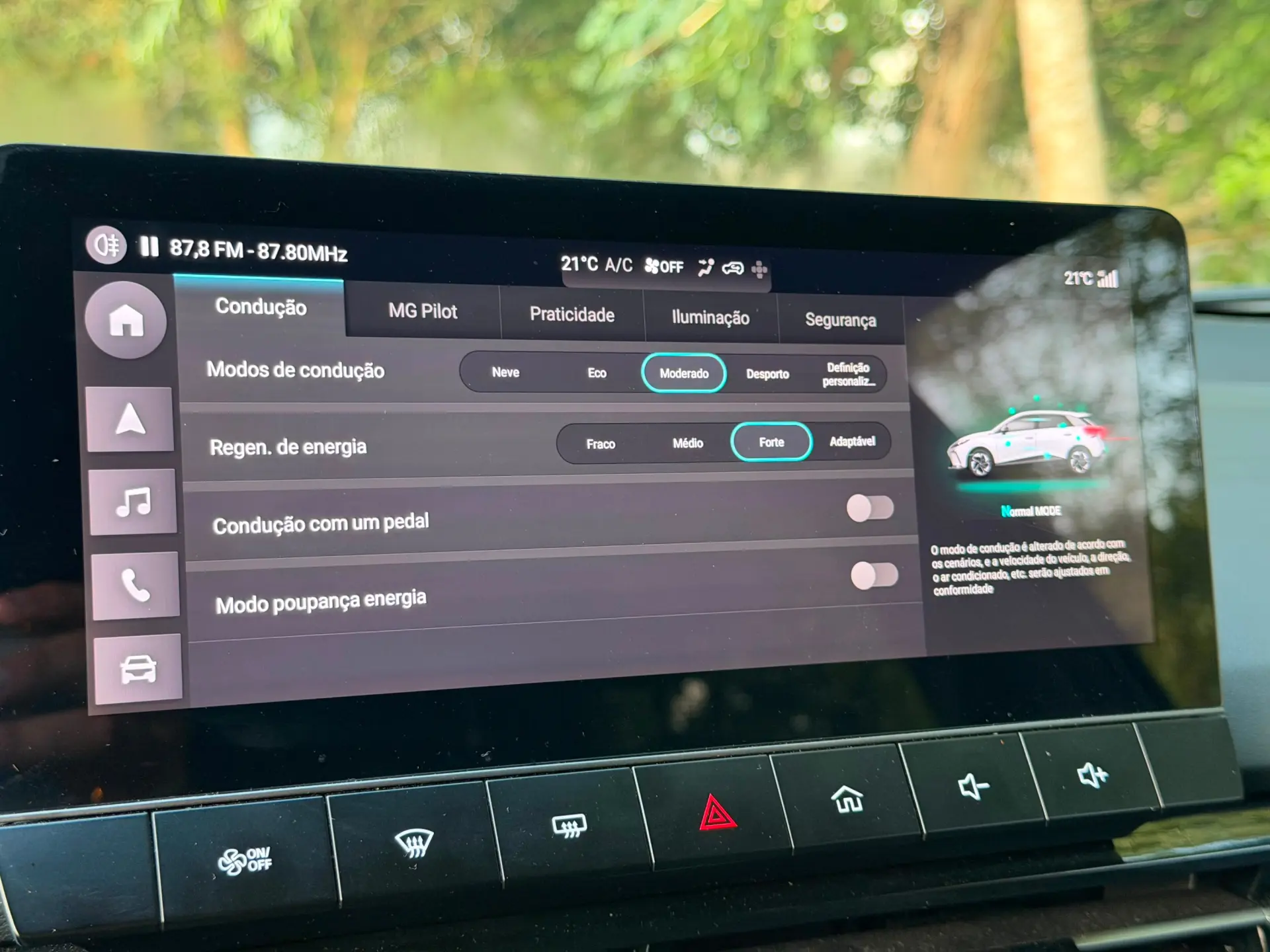 MG MG4 77 kWh Extended Range Luxury 17