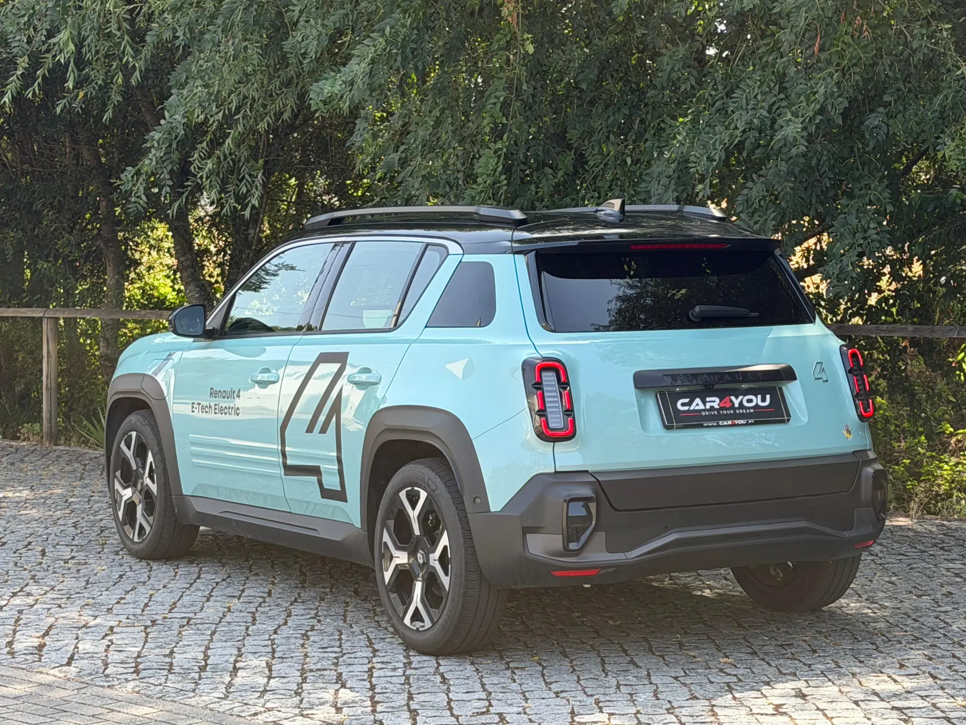Renault 4 E-Tech 52 kWh Iconic Autonomia Conforto 6
