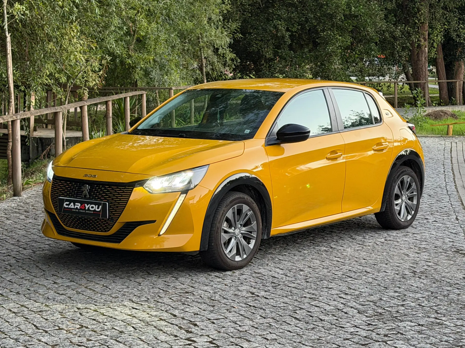 Peugeot e-208 Active 4