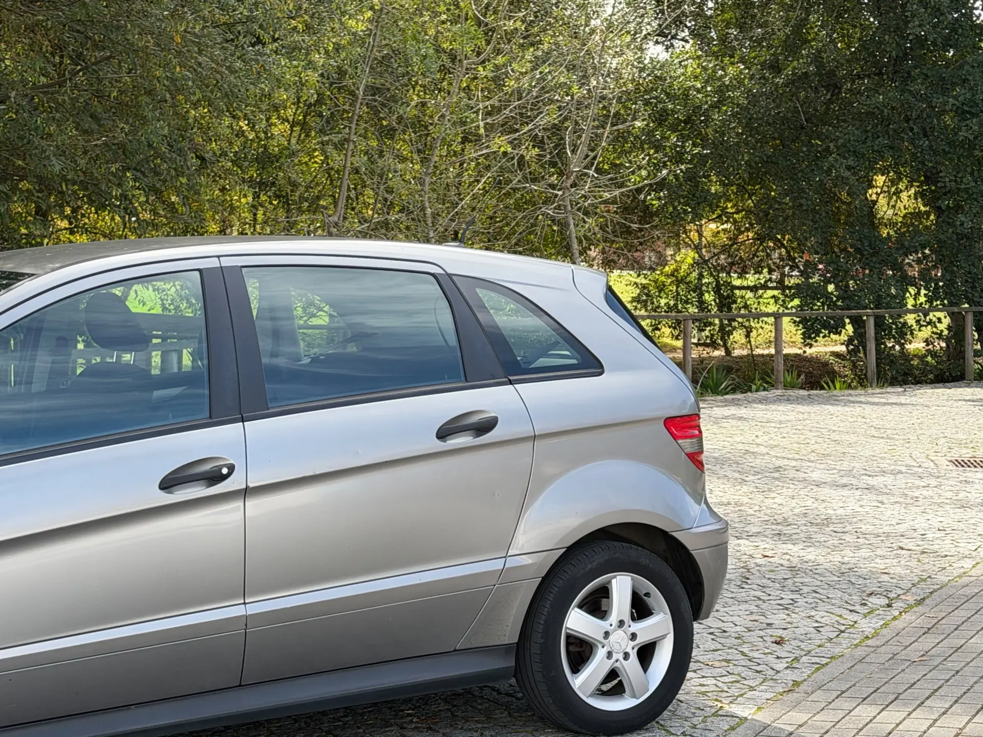 Mercedes-Benz B 180 CDi 3