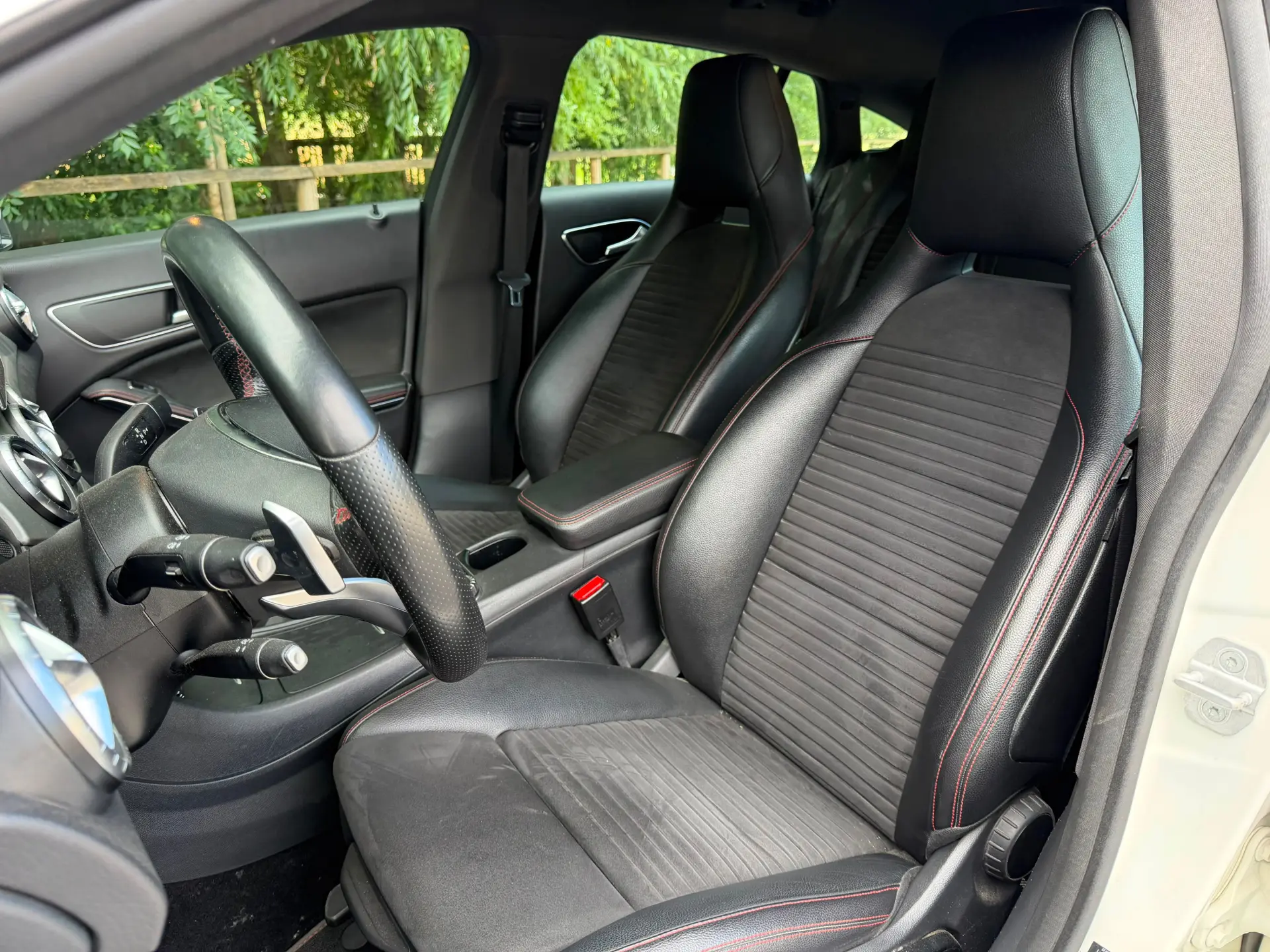 Mercedes-Benz CLA 220 d Shooting Brake AMG Line Aut. 22
