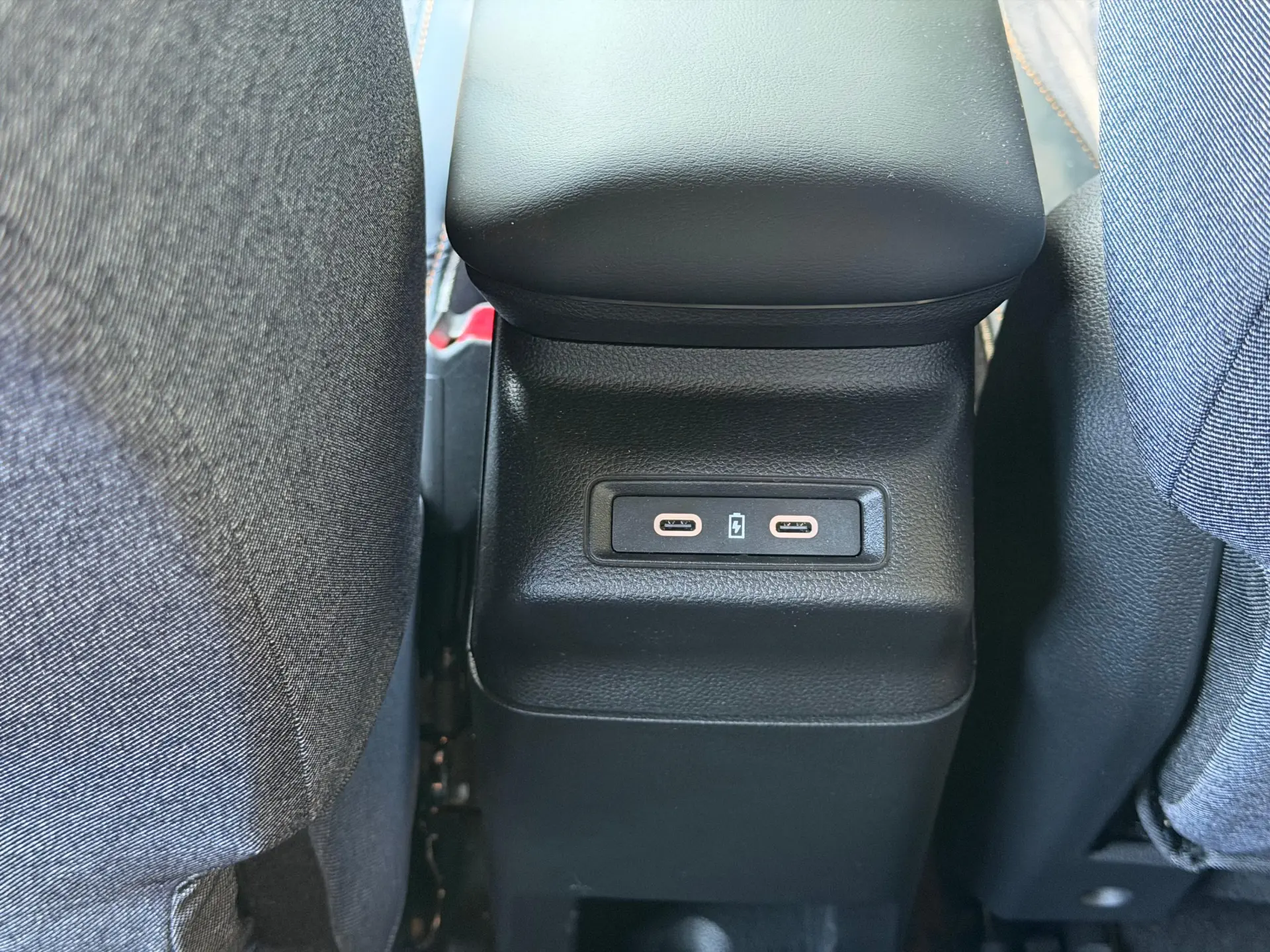 Renault 4 E-Tech 52 kWh Iconic Autonomia Conforto 42