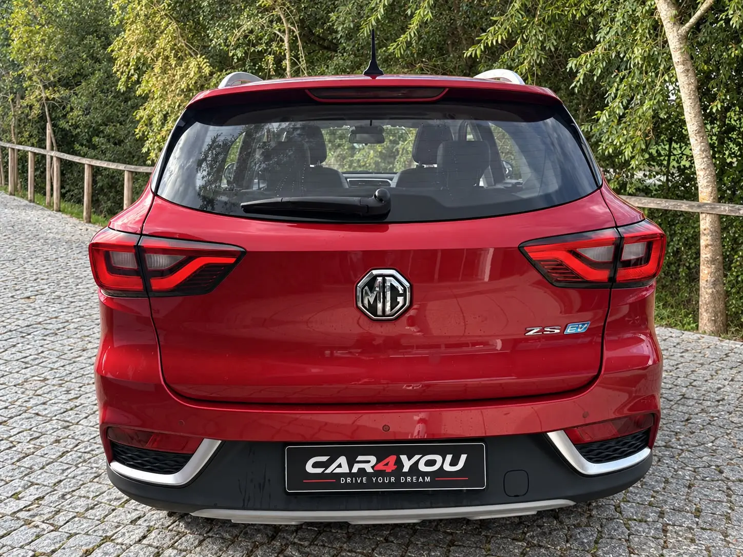 MG ZS EV 44.5 kWh Luxury 9
