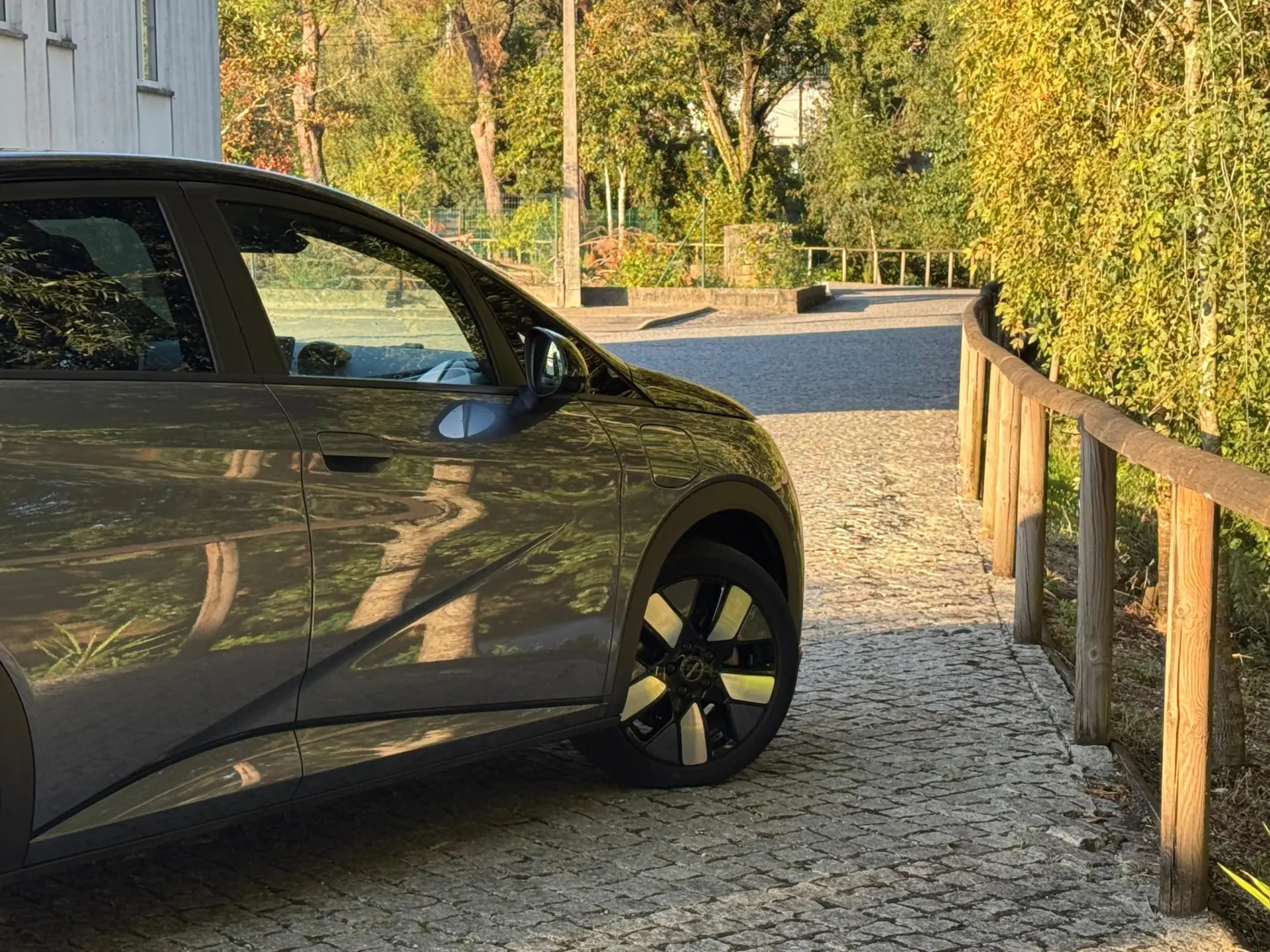BYD Dolphin 60.4 kWh Design 7