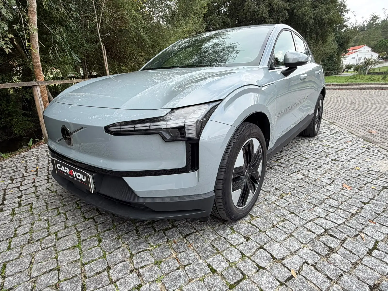 Volvo EX30 69 kWh Single Motor Extended Range Plus 8