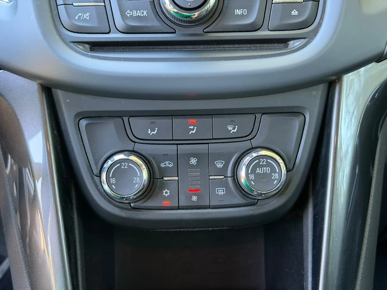 Opel Zafira 1.6 CDTi Executive 17