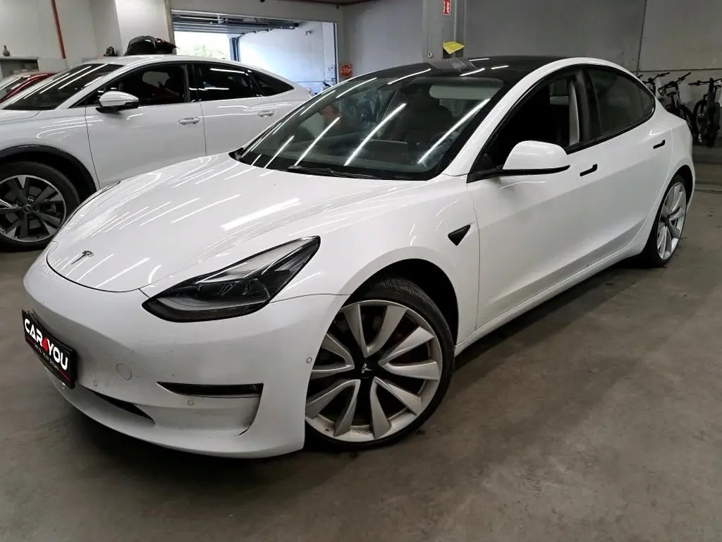 Tesla Model 3 Performance Dual Motor AWD 1