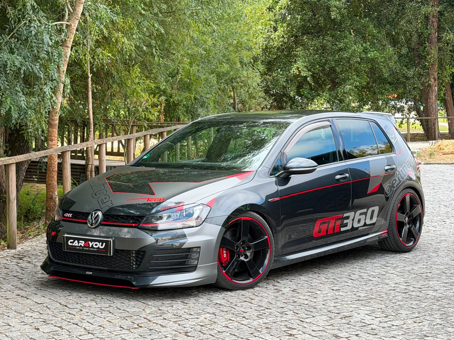 Volkswagen Golf 2.0 TSi R DSG 1