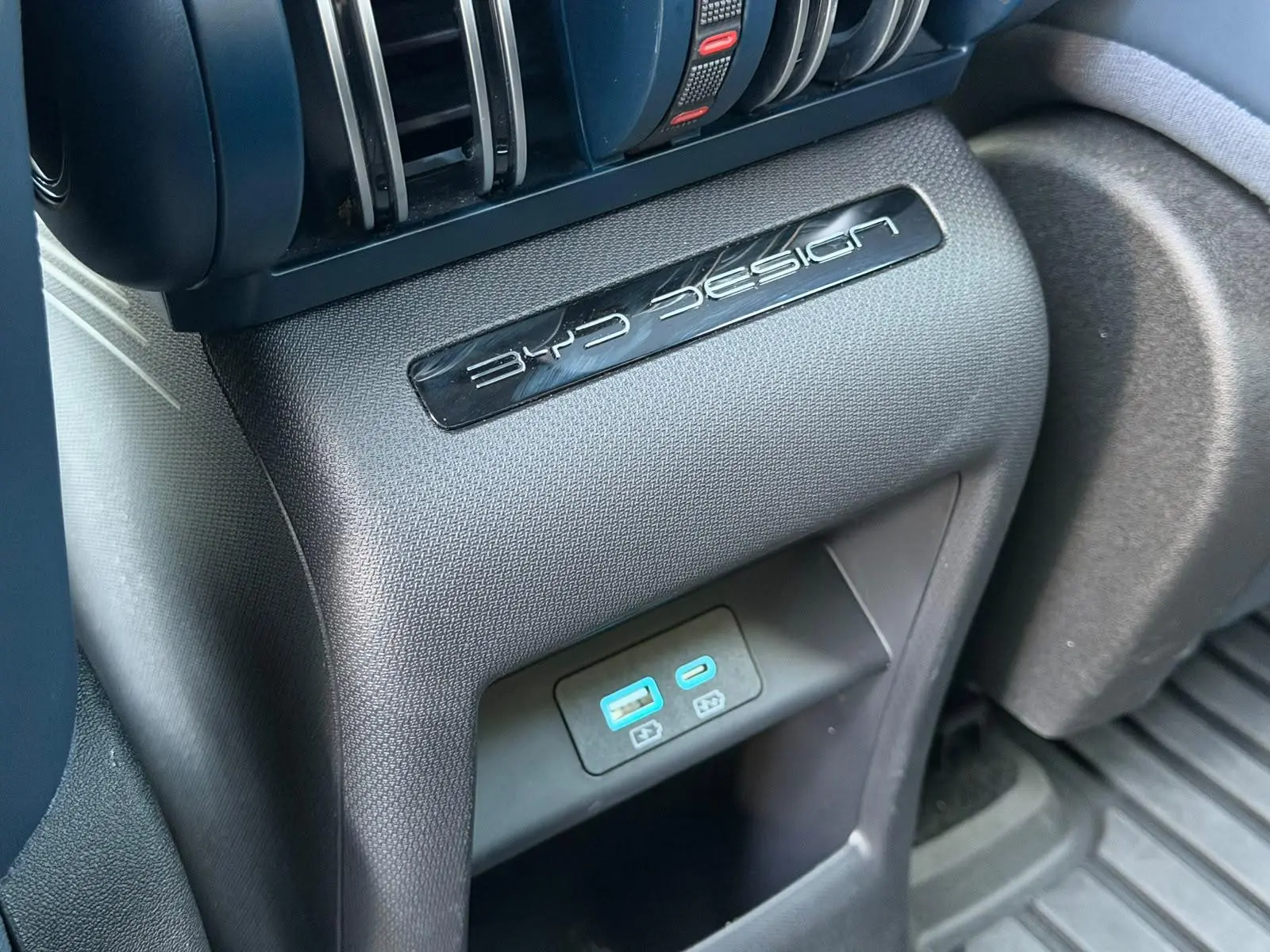 BYD Atto 3 60.48 kWh Design 44