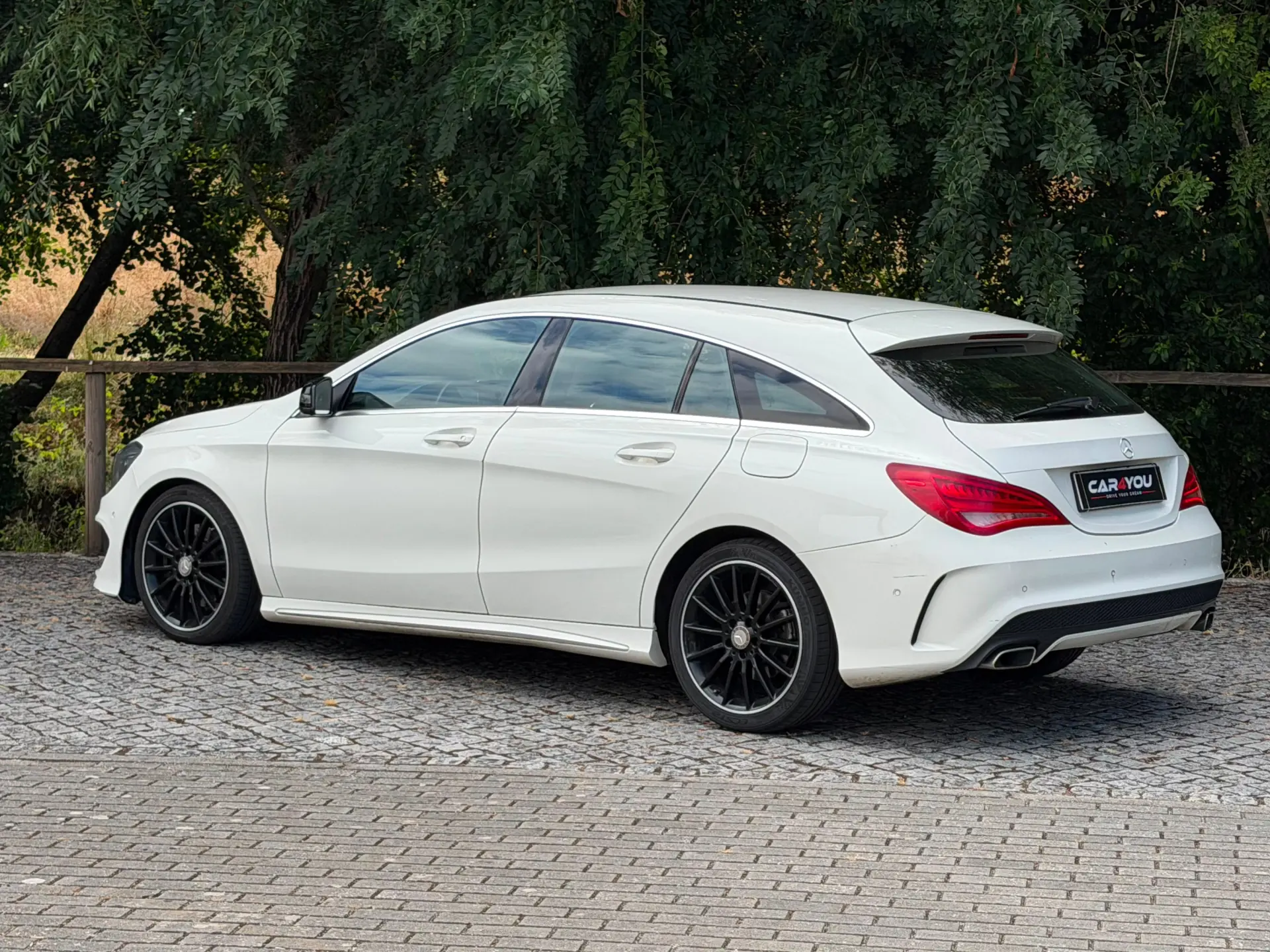 Mercedes-Benz CLA 220 d Shooting Brake AMG Line Aut. 7