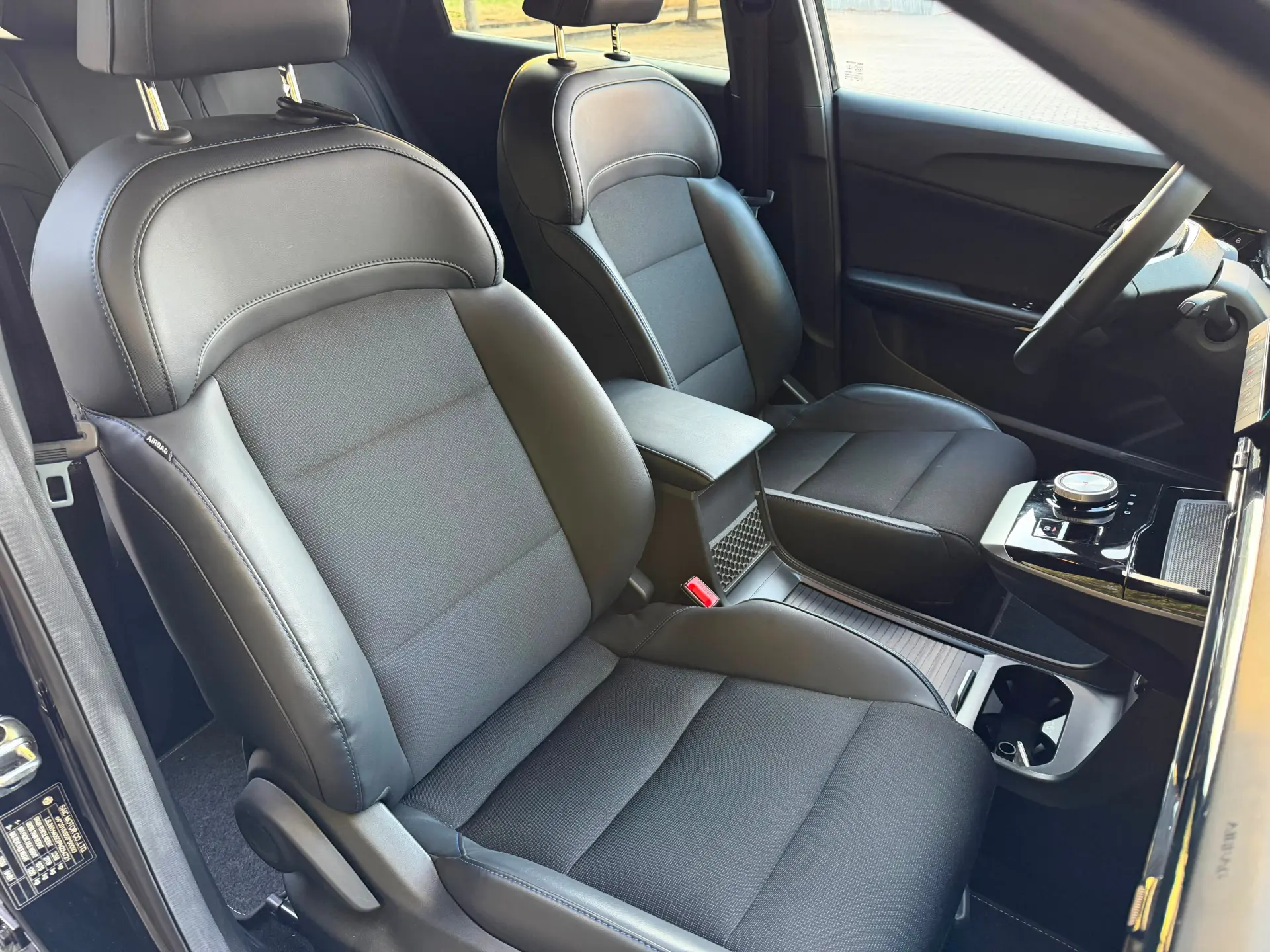 MG MG4 77 kWh Extended Range Luxury 33
