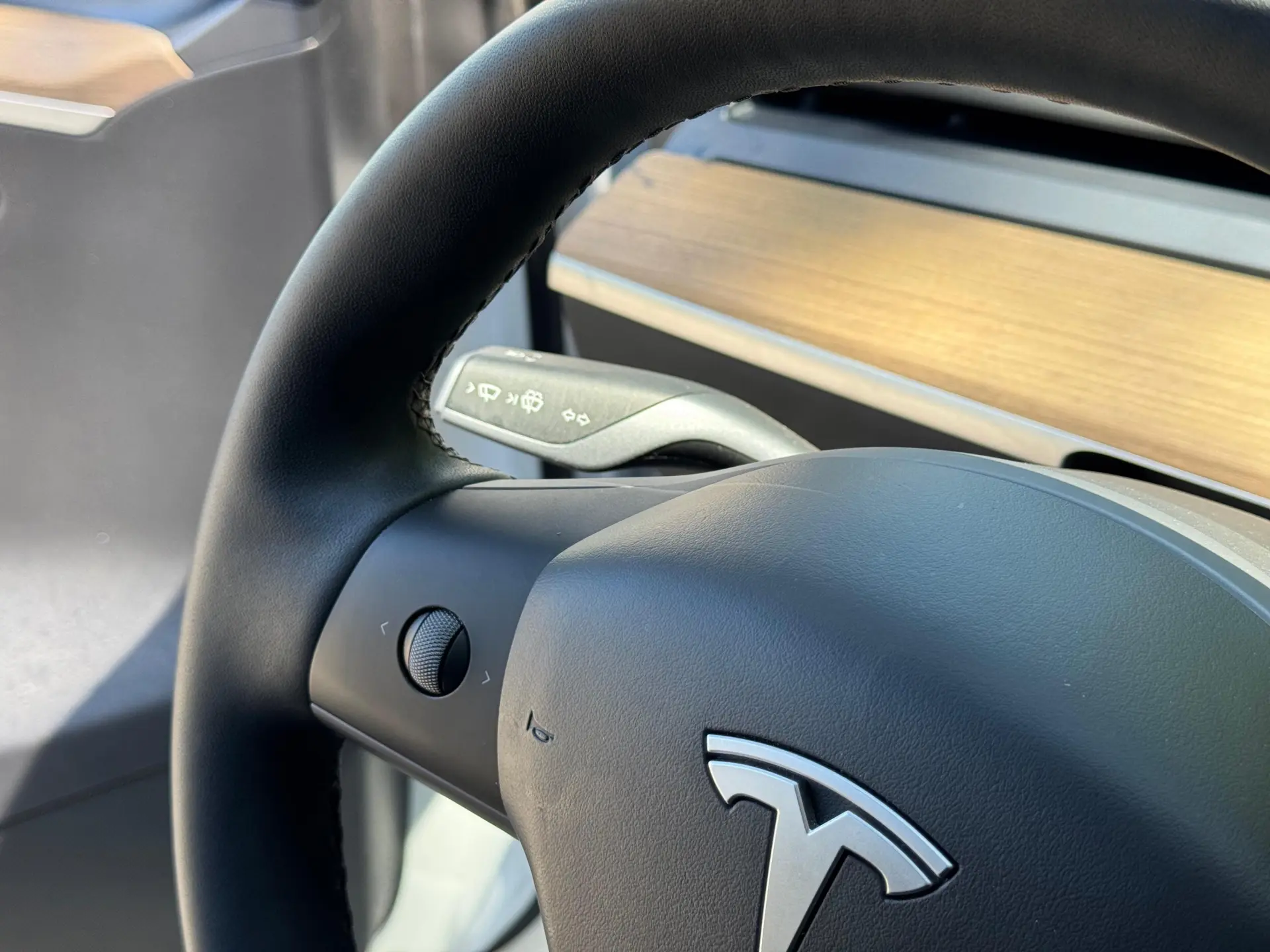 Tesla Model Y Long Range Dual Motor AWD 20