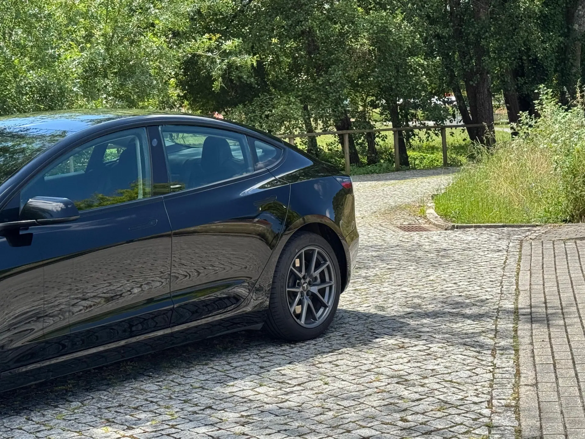 Tesla Model 3 Standard Range Plus RWD 3