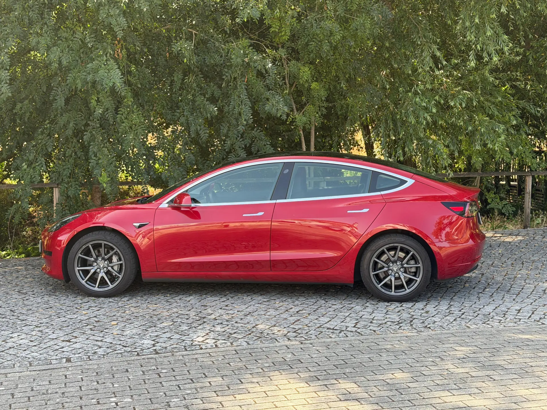 Tesla Model 3 Standard Range Plus RWD 6