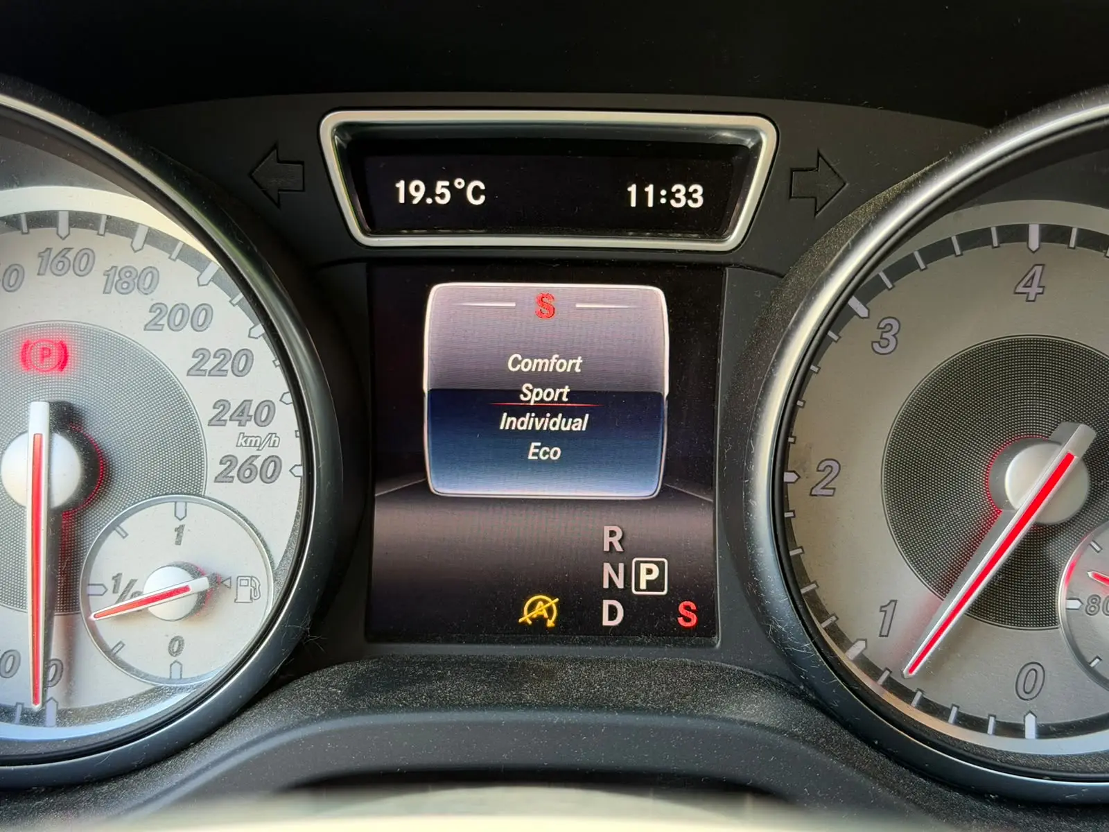 Mercedes-Benz CLA 220 d Shooting Brake AMG Line Aut. 30