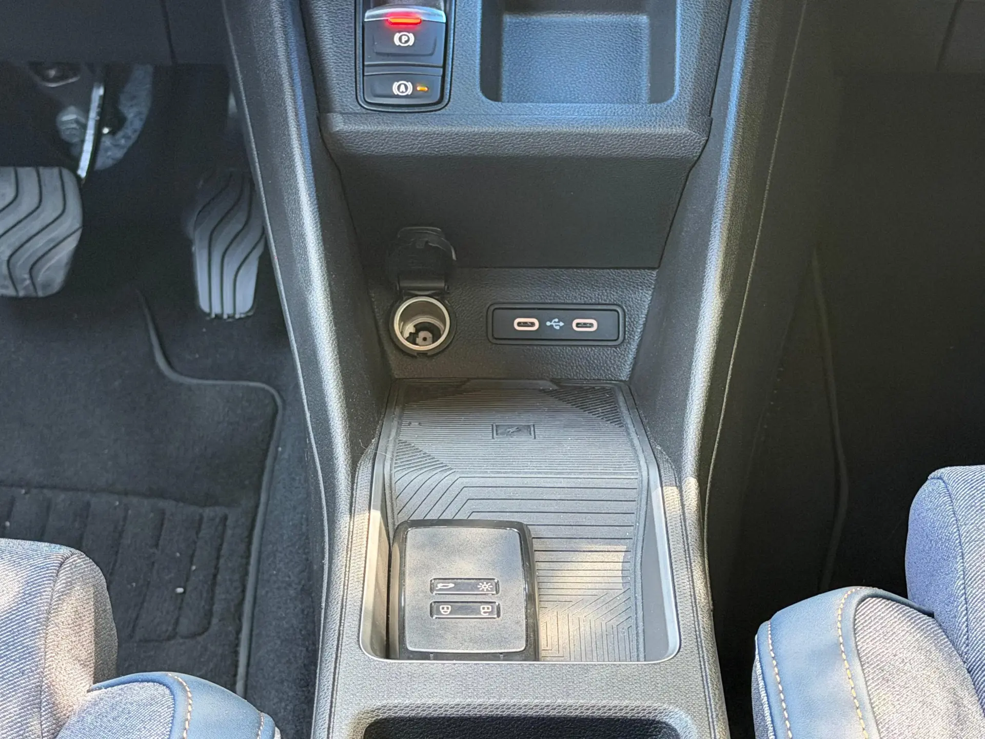 Renault 4 E-Tech 52 kWh Iconic Autonomia Conforto 25