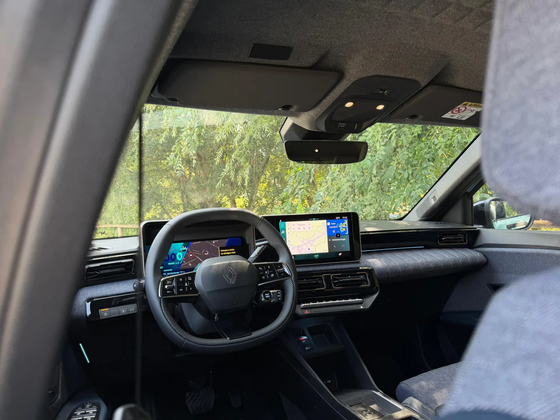 Renault 4 E-Tech 52 kWh Iconic Autonomia Conforto 28