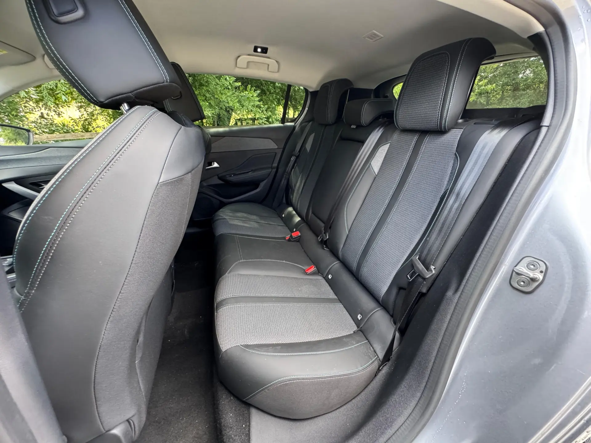 Peugeot 308 1.2 PureTech Allure Pack 32