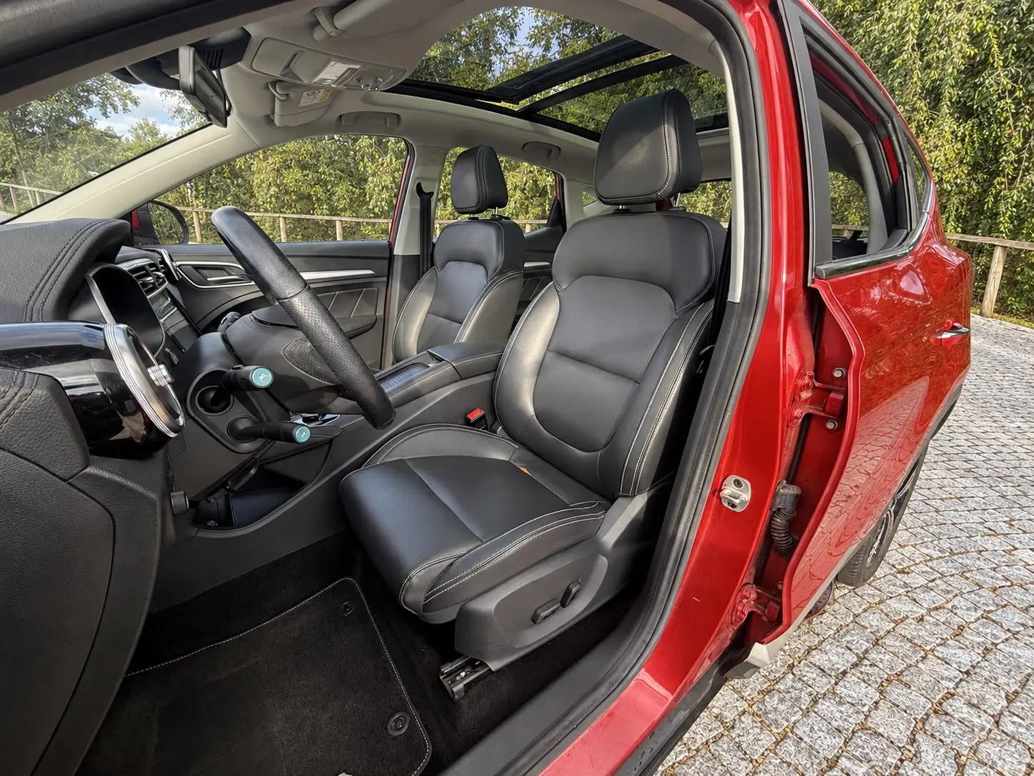 MG ZS EV 44.5 kWh Luxury 11