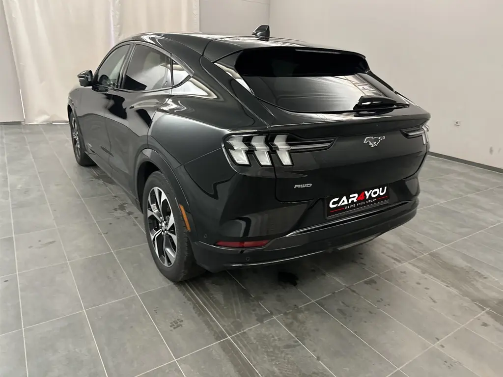 Ford Mustang Mach-E 75.7 kWh Premium AWD 3