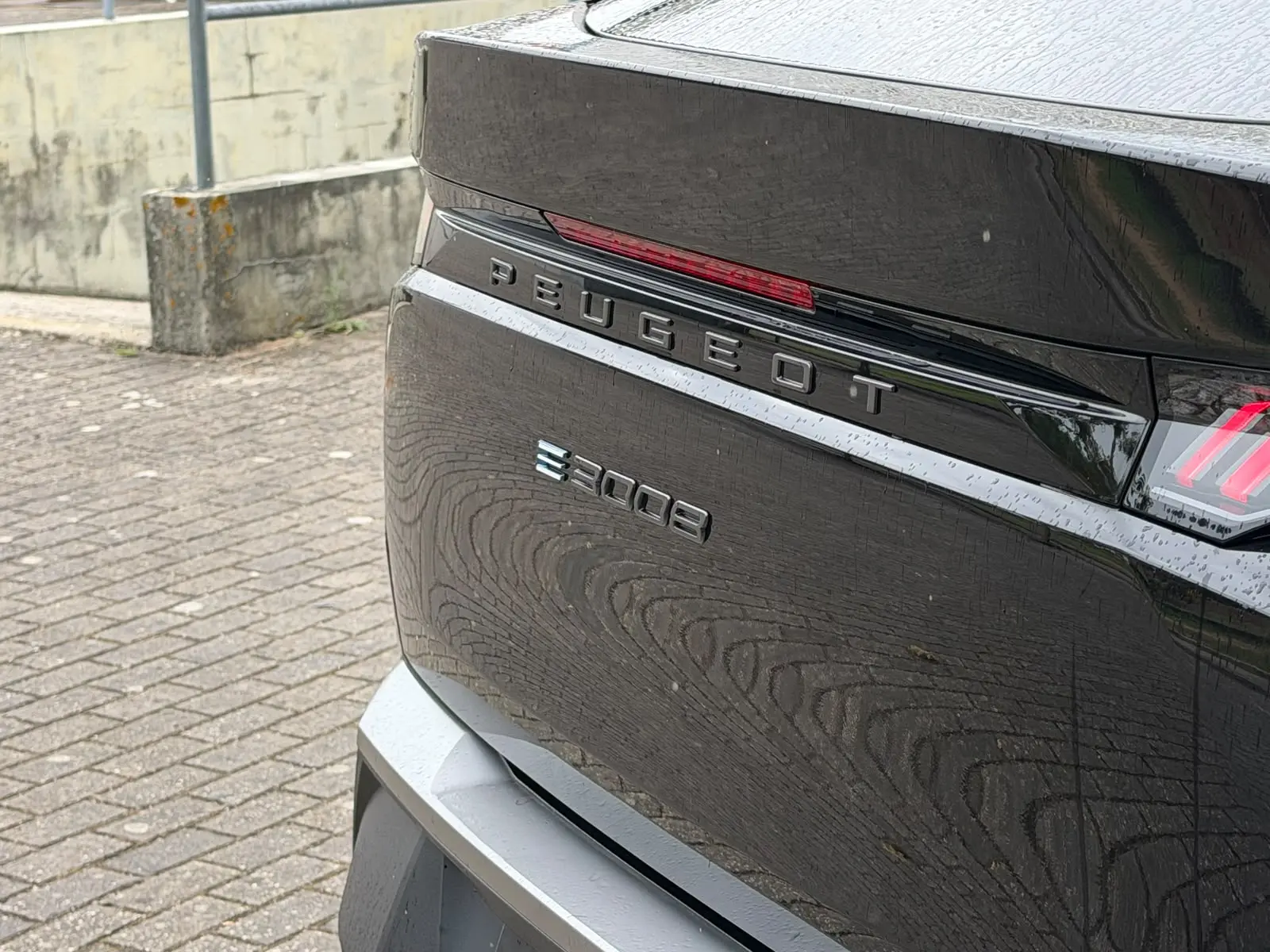 Peugeot E-3008 73 kWh Allure 10