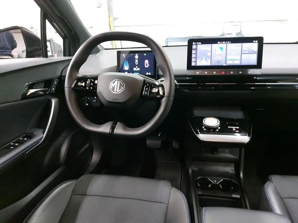 MG MG4 64 kWh Luxury 4