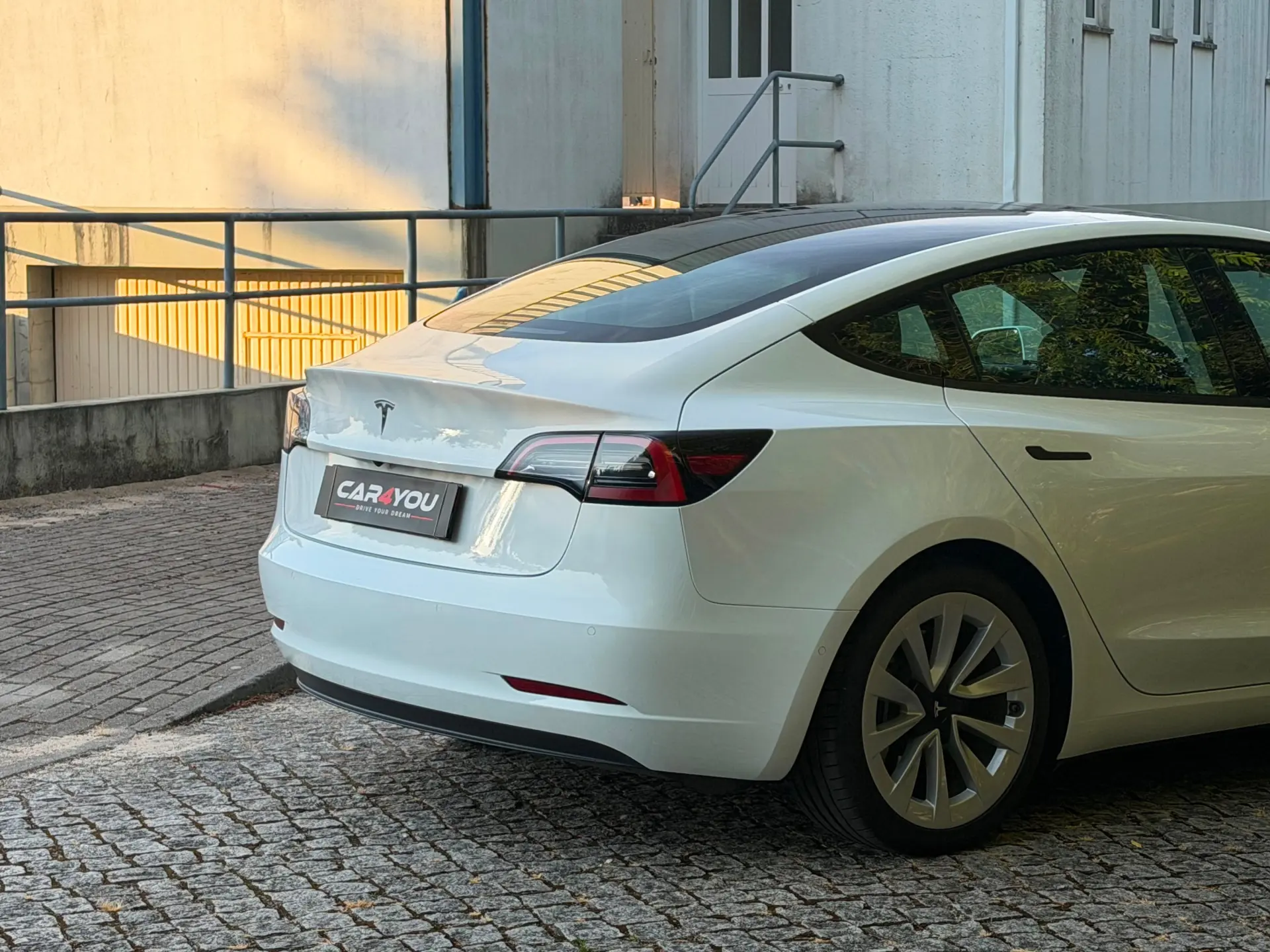 Tesla Model 3 Standard RWD 5