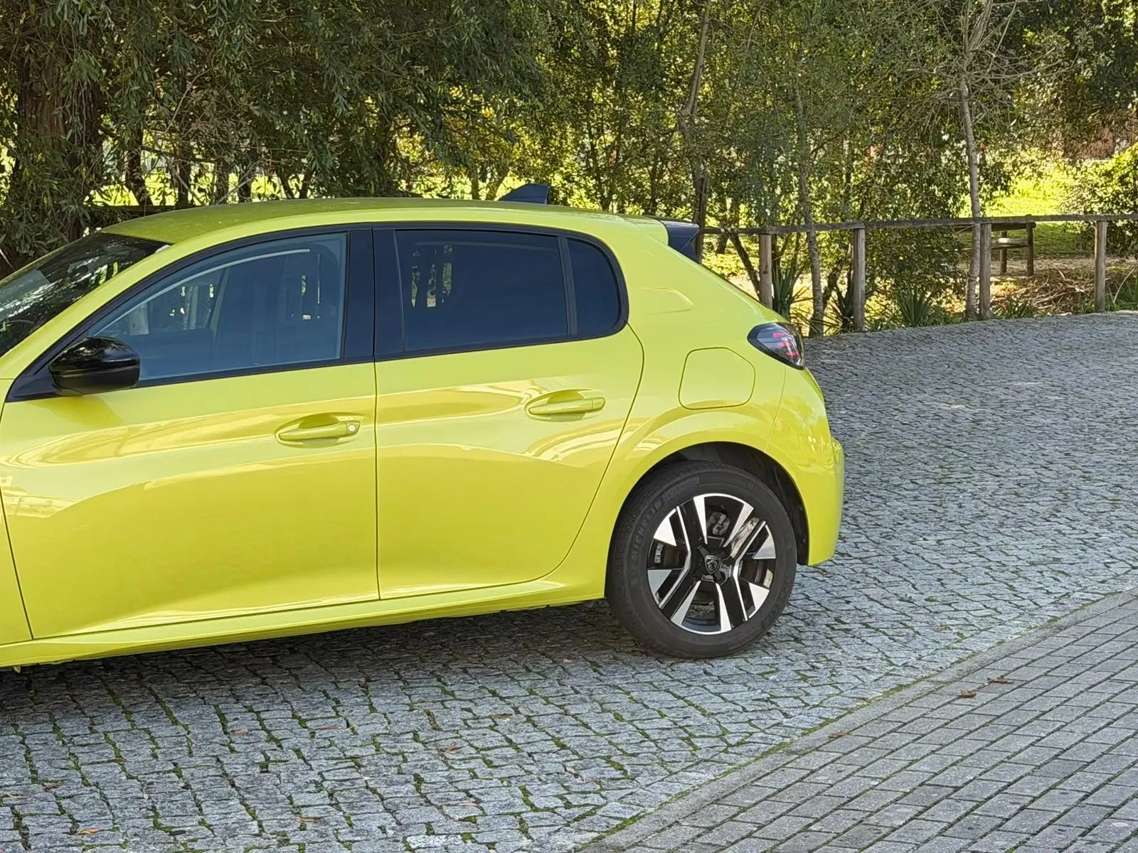 Peugeot 208 1.2 PureTech Allure 3