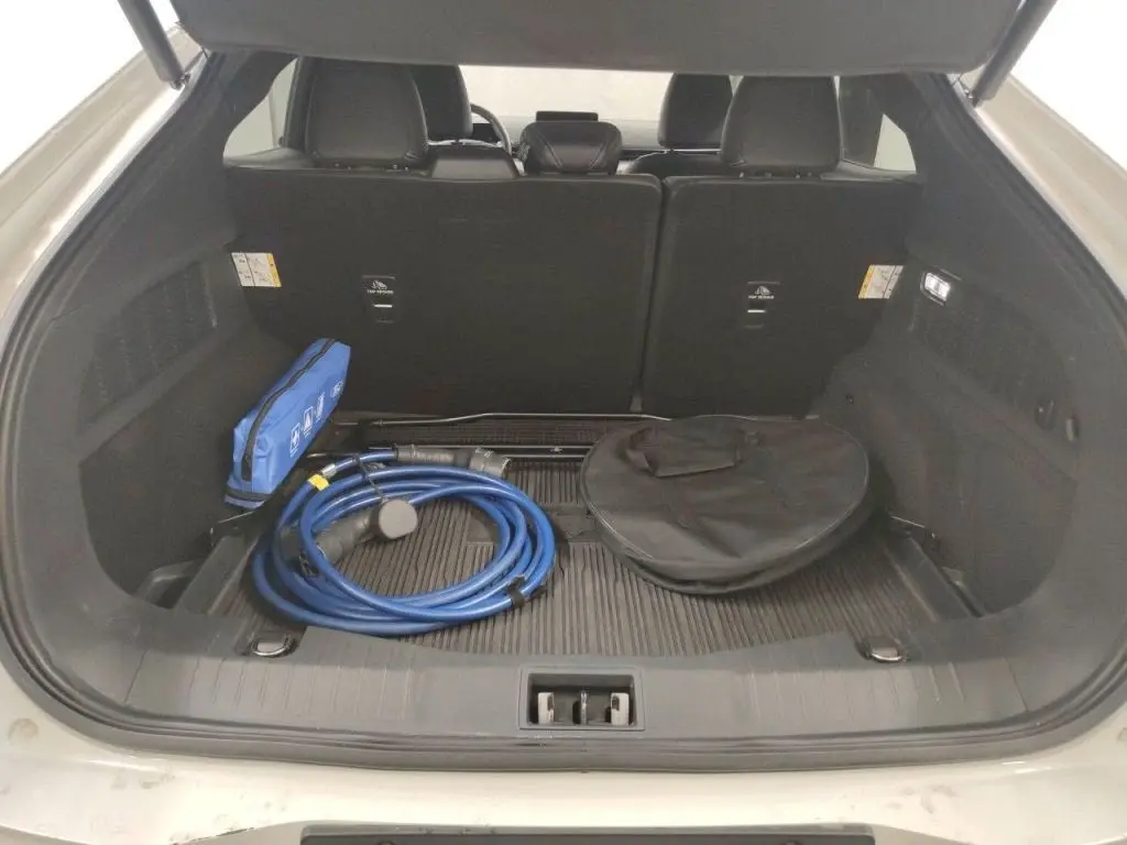 Ford Mustang Mach-E 75.7 kWh Base 7