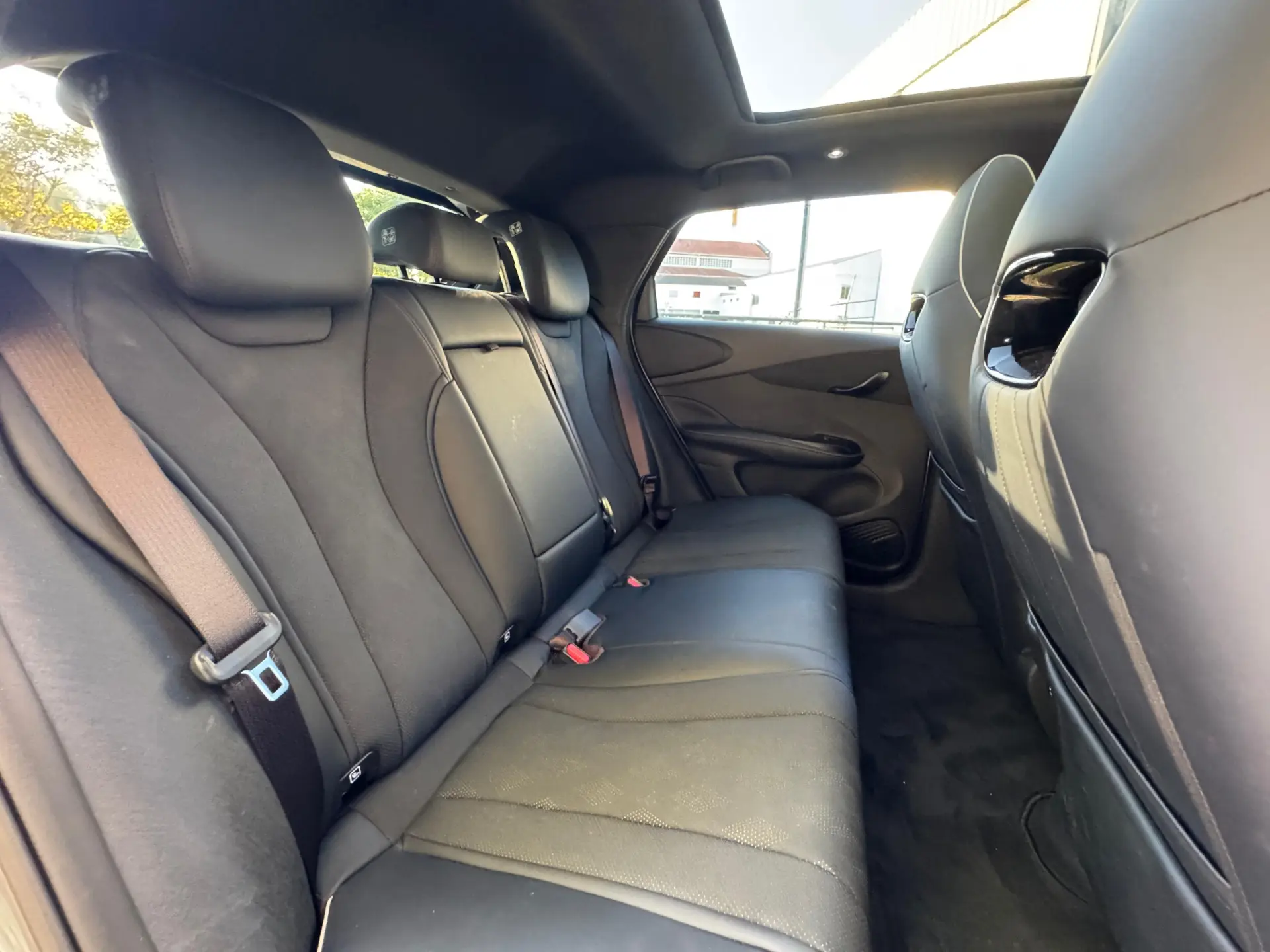 BYD Dolphin 60.4 kWh Design 35
