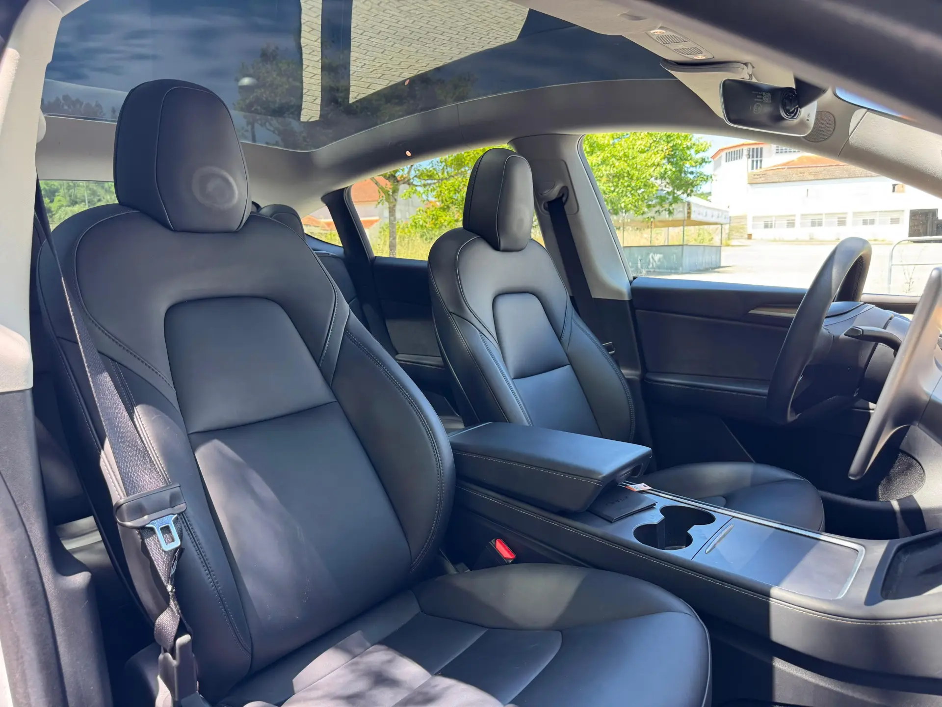 Tesla Model Y Long Range Dual Motor AWD 25