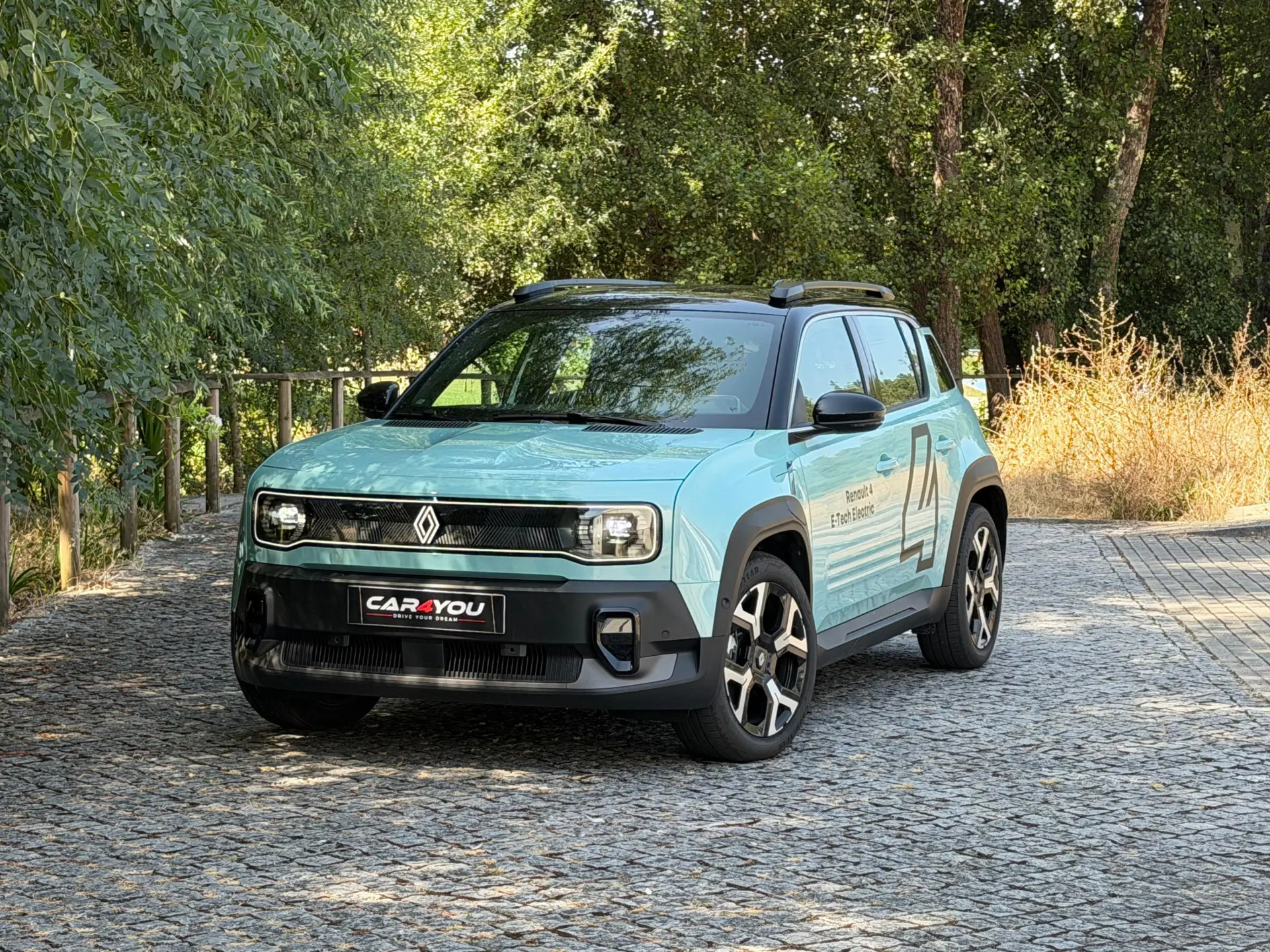Renault 4 E-Tech 52 kWh Iconic Autonomia Conforto 5