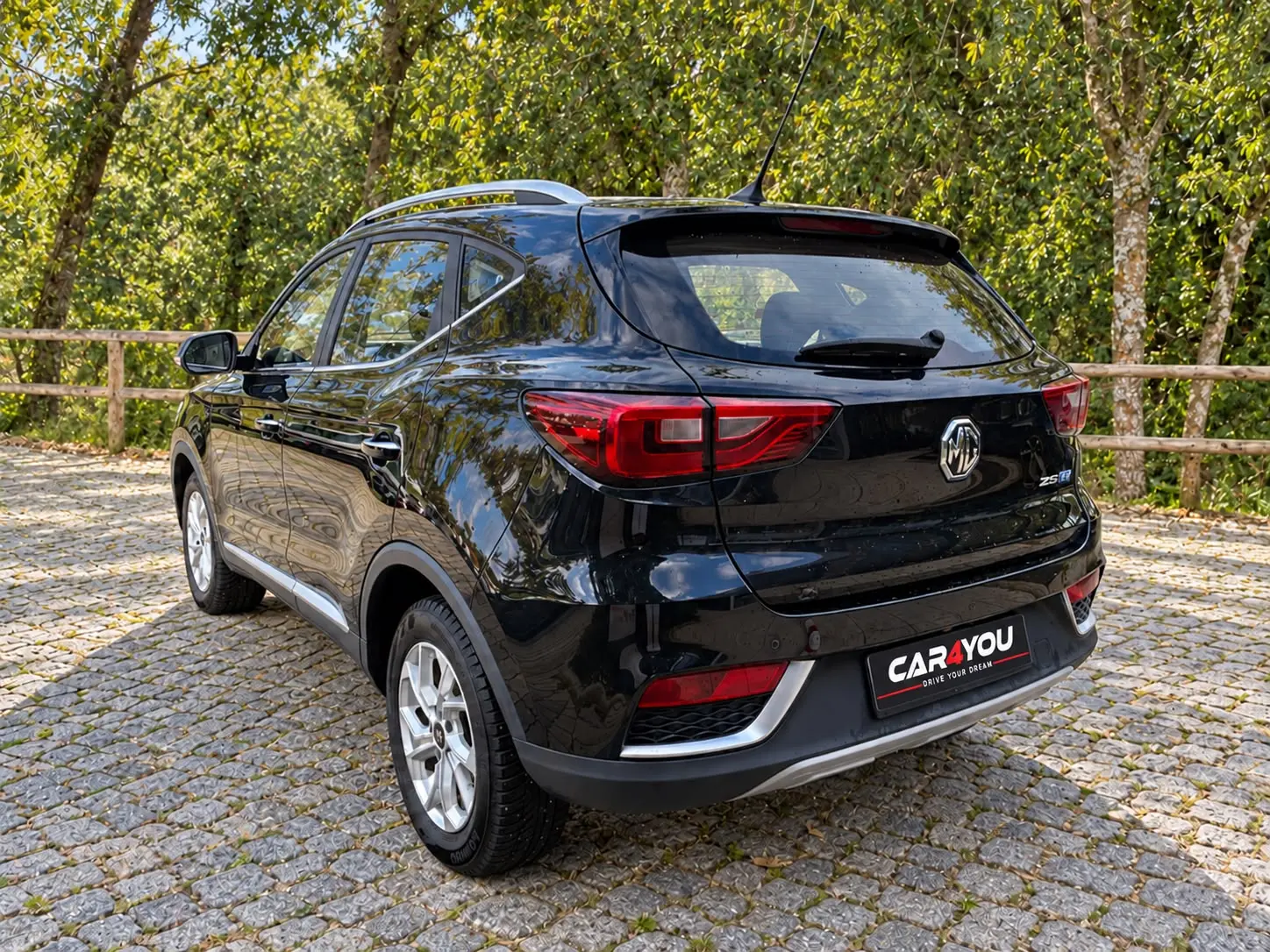 MG ZS EV 44.5 kWh Luxury 2